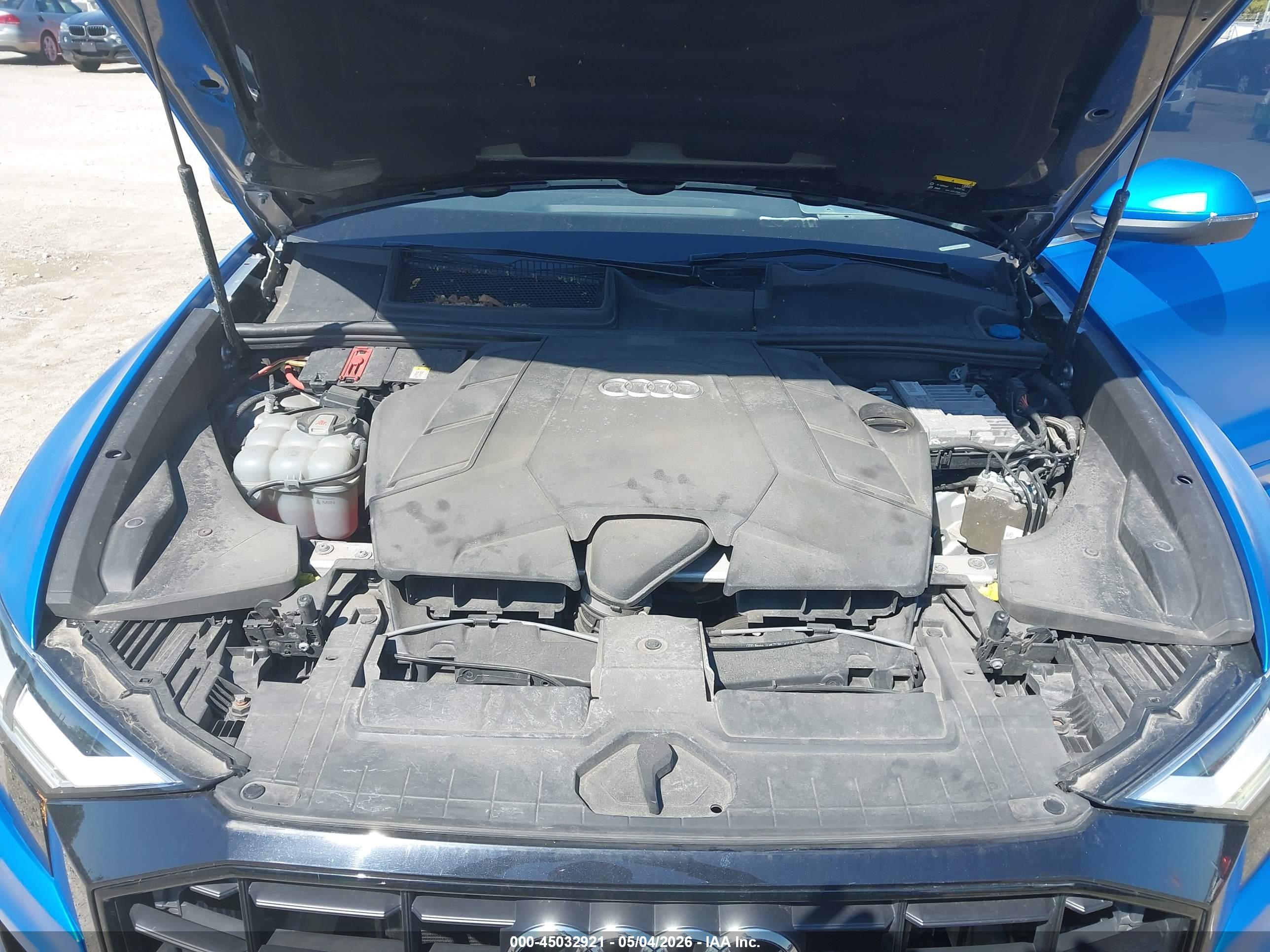AUDI Q8 image 10