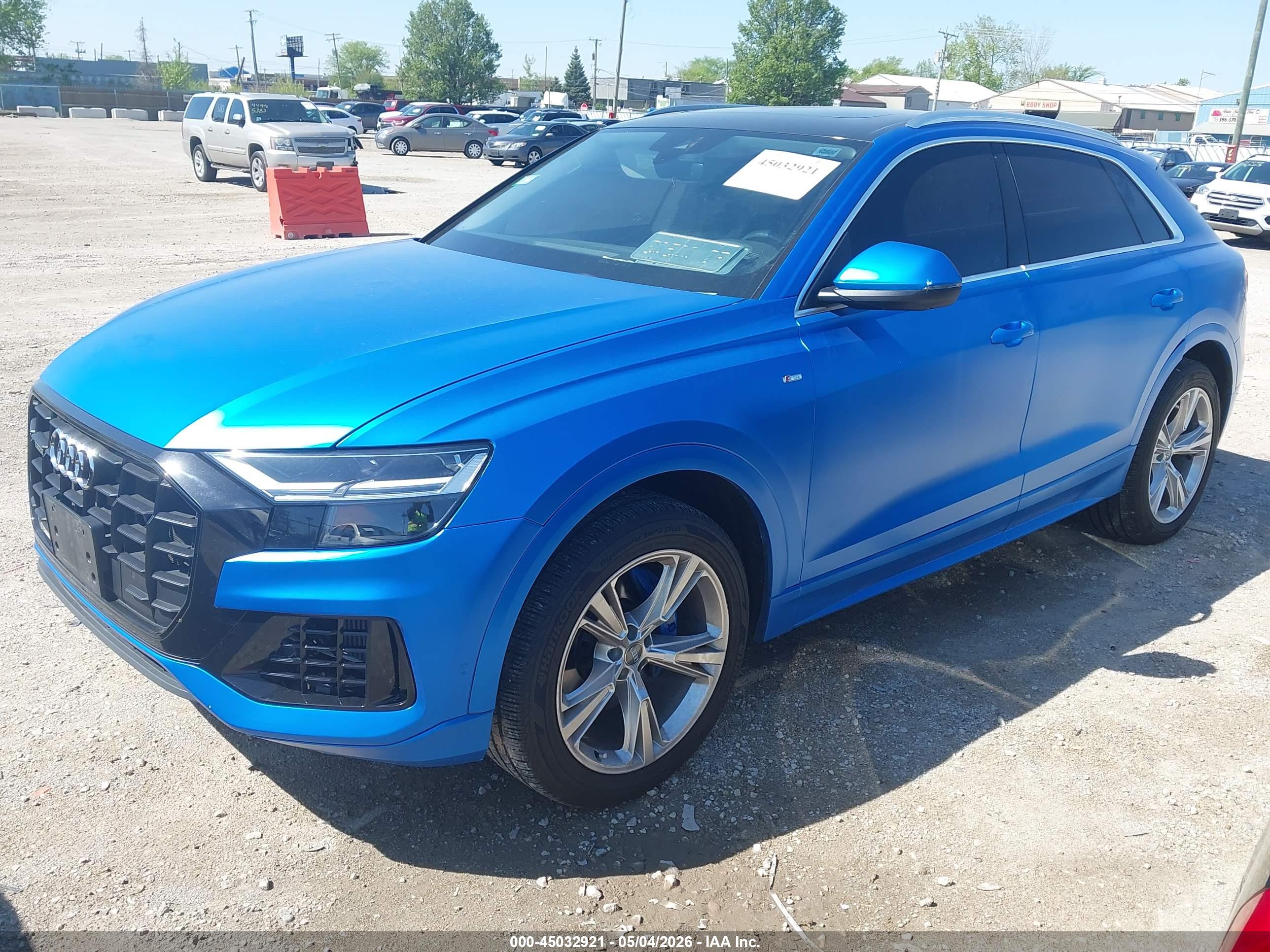AUDI Q8 image 2