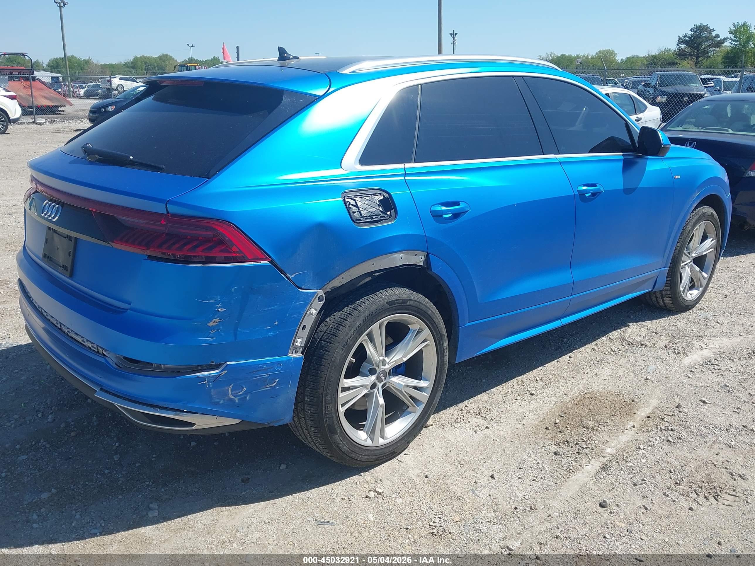 AUDI Q8 image 4