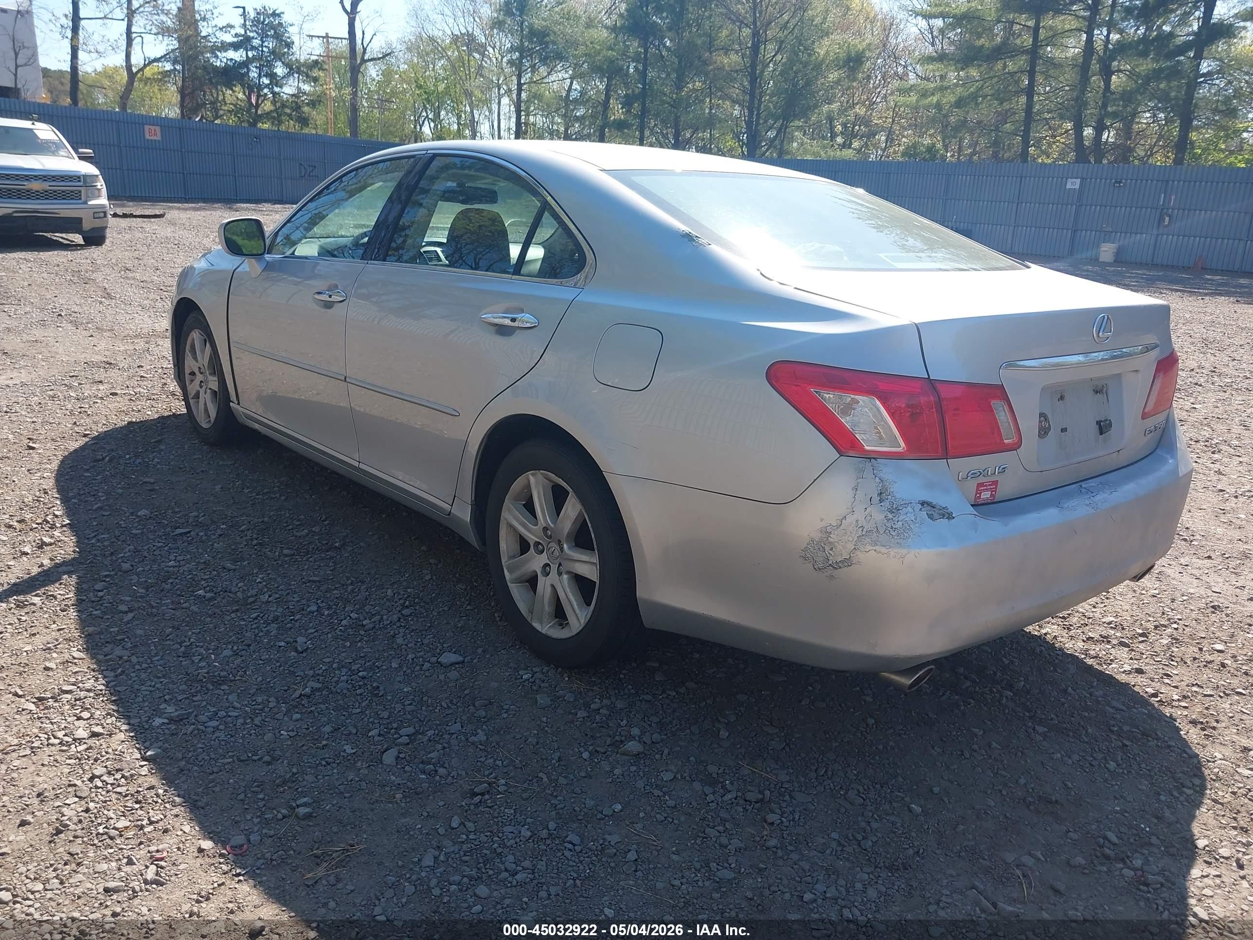 LEXUS ES image 3