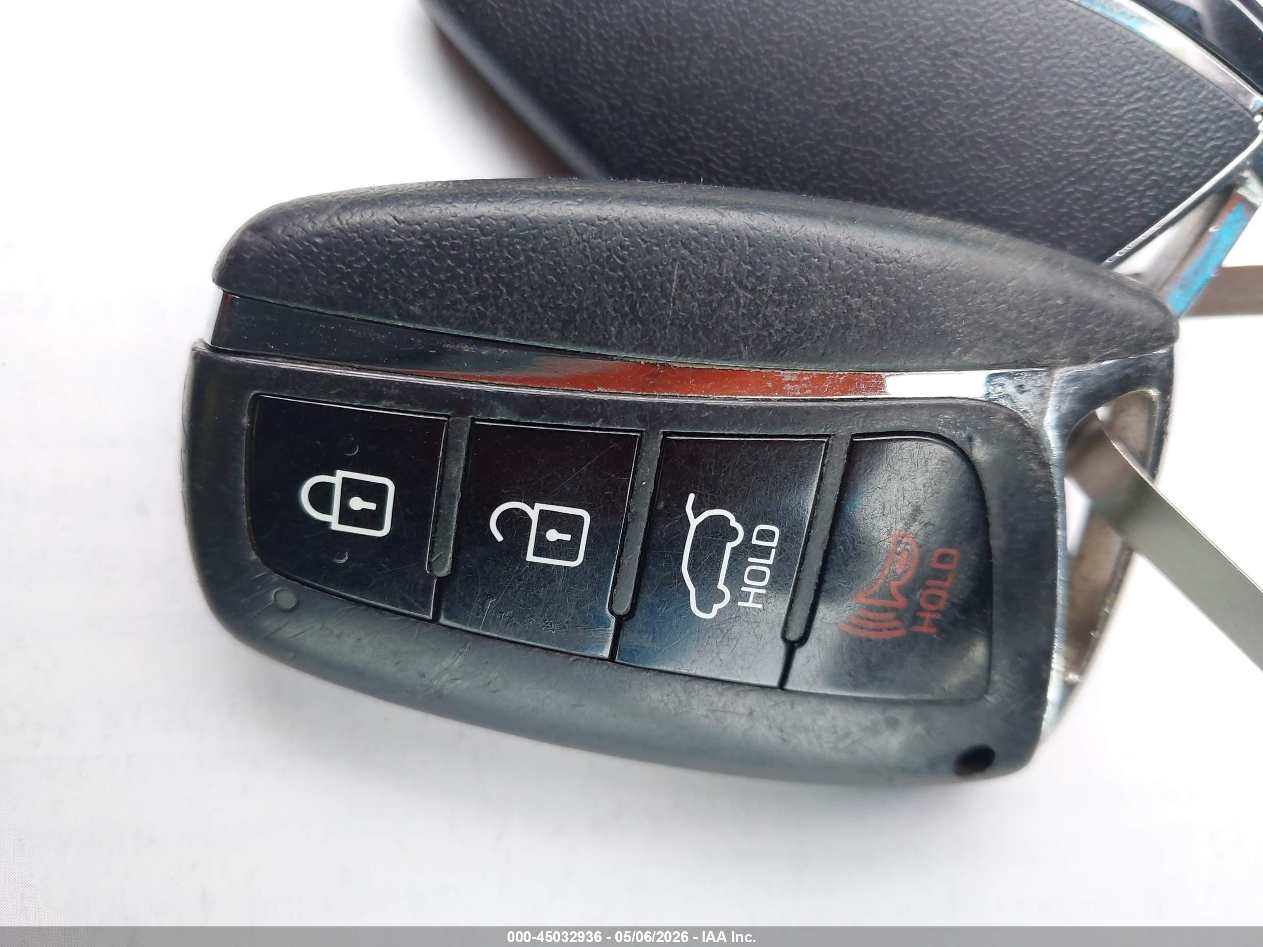 HYUNDAI SANTA image 11