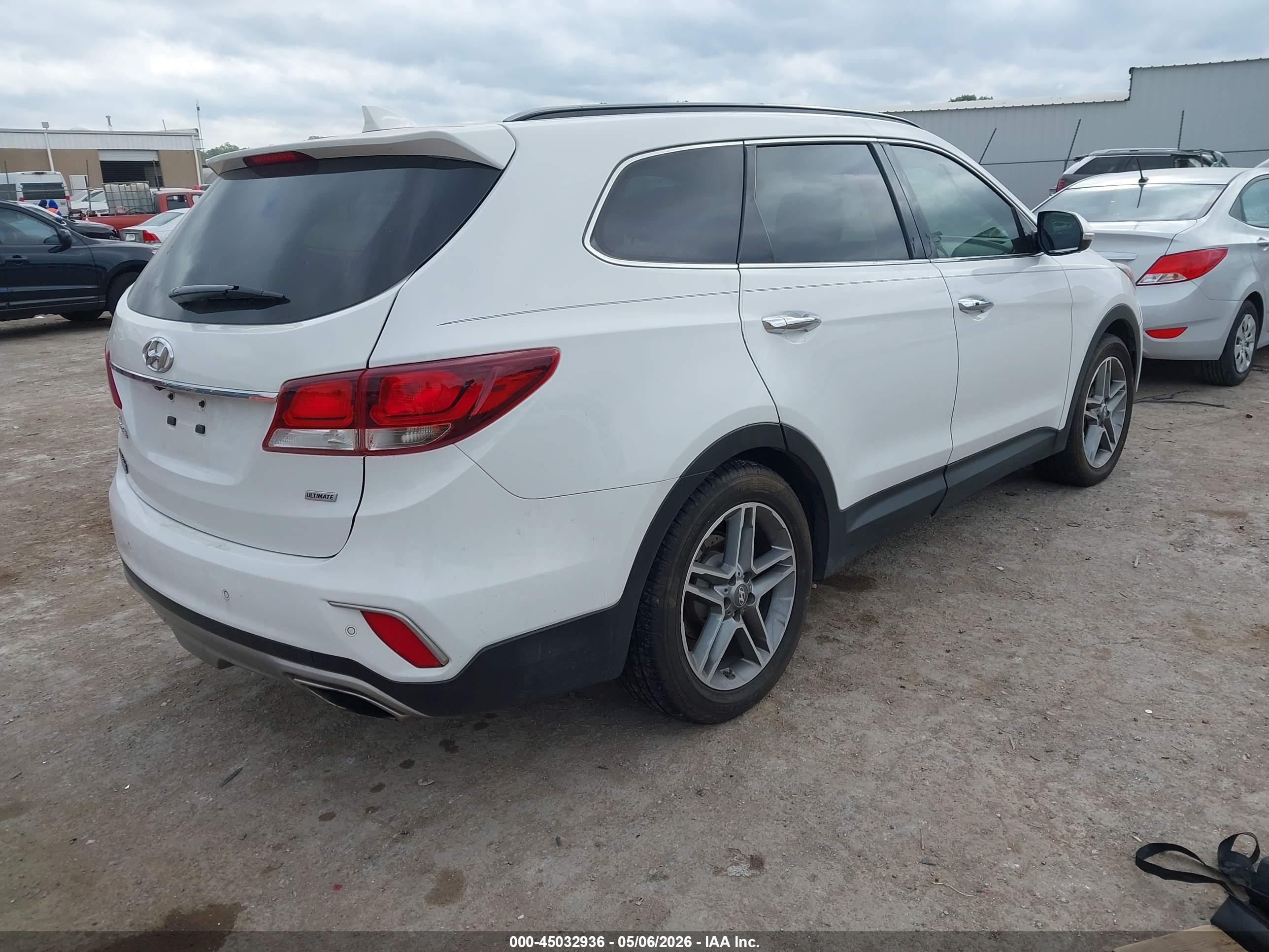 HYUNDAI SANTA image 4