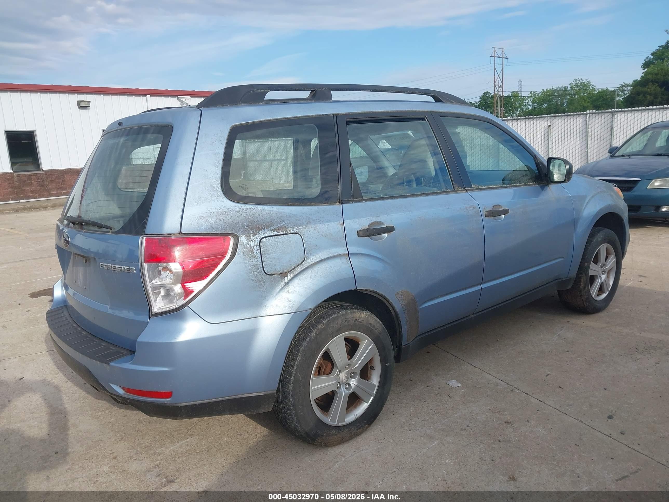 SUBARU FORESTER image 4