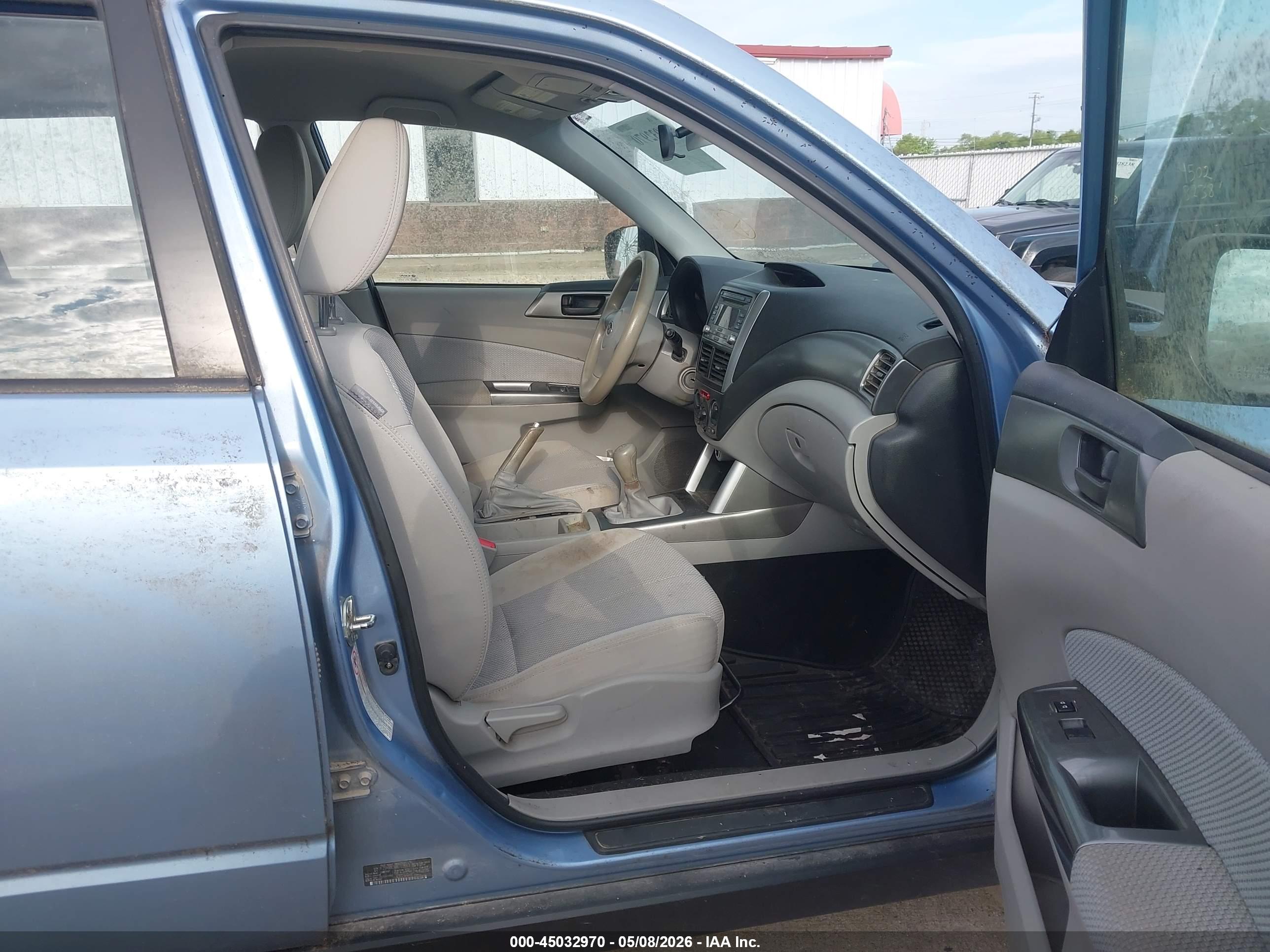 SUBARU FORESTER image 5