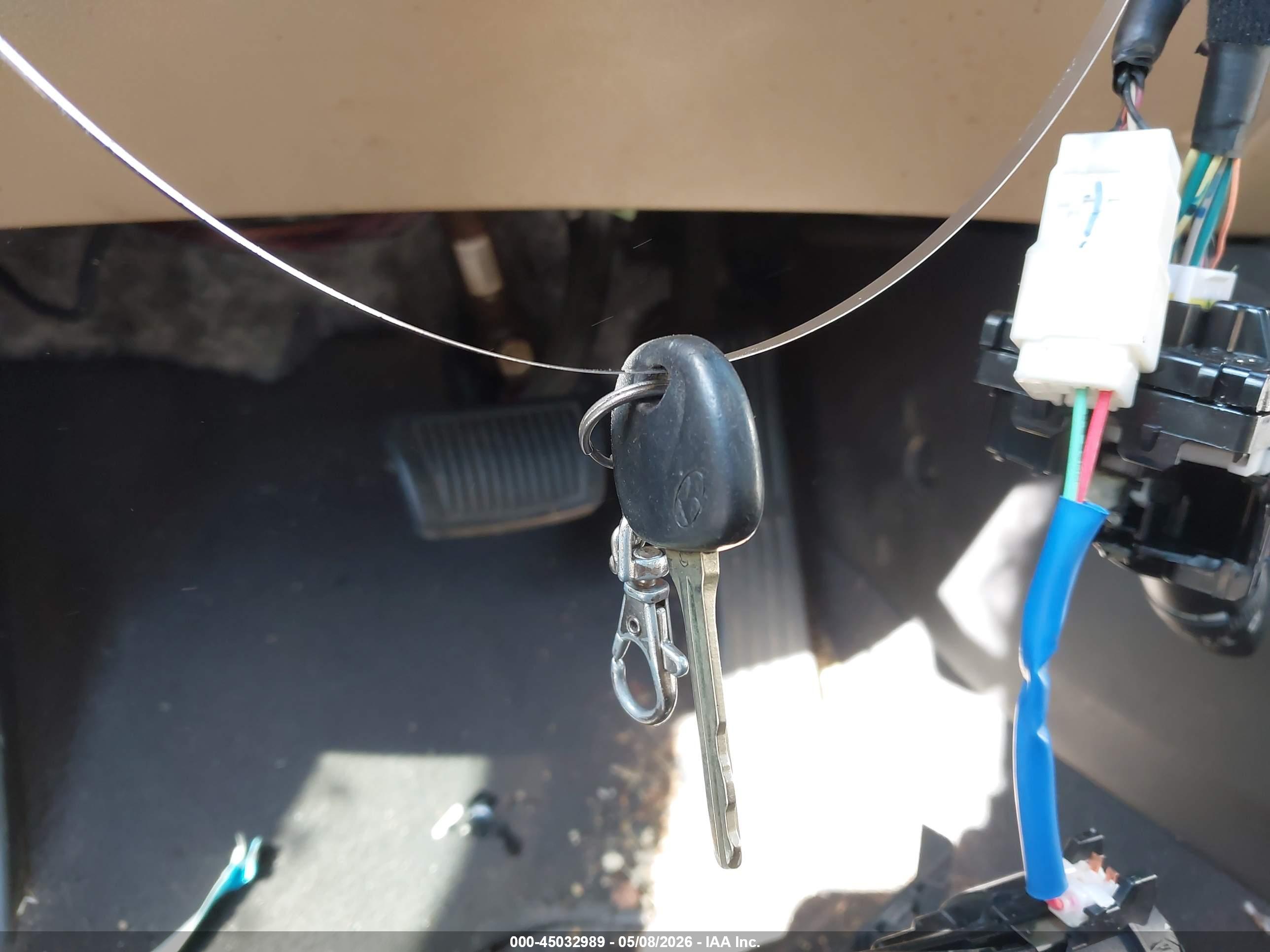 HYUNDAI ELANTRA image 11