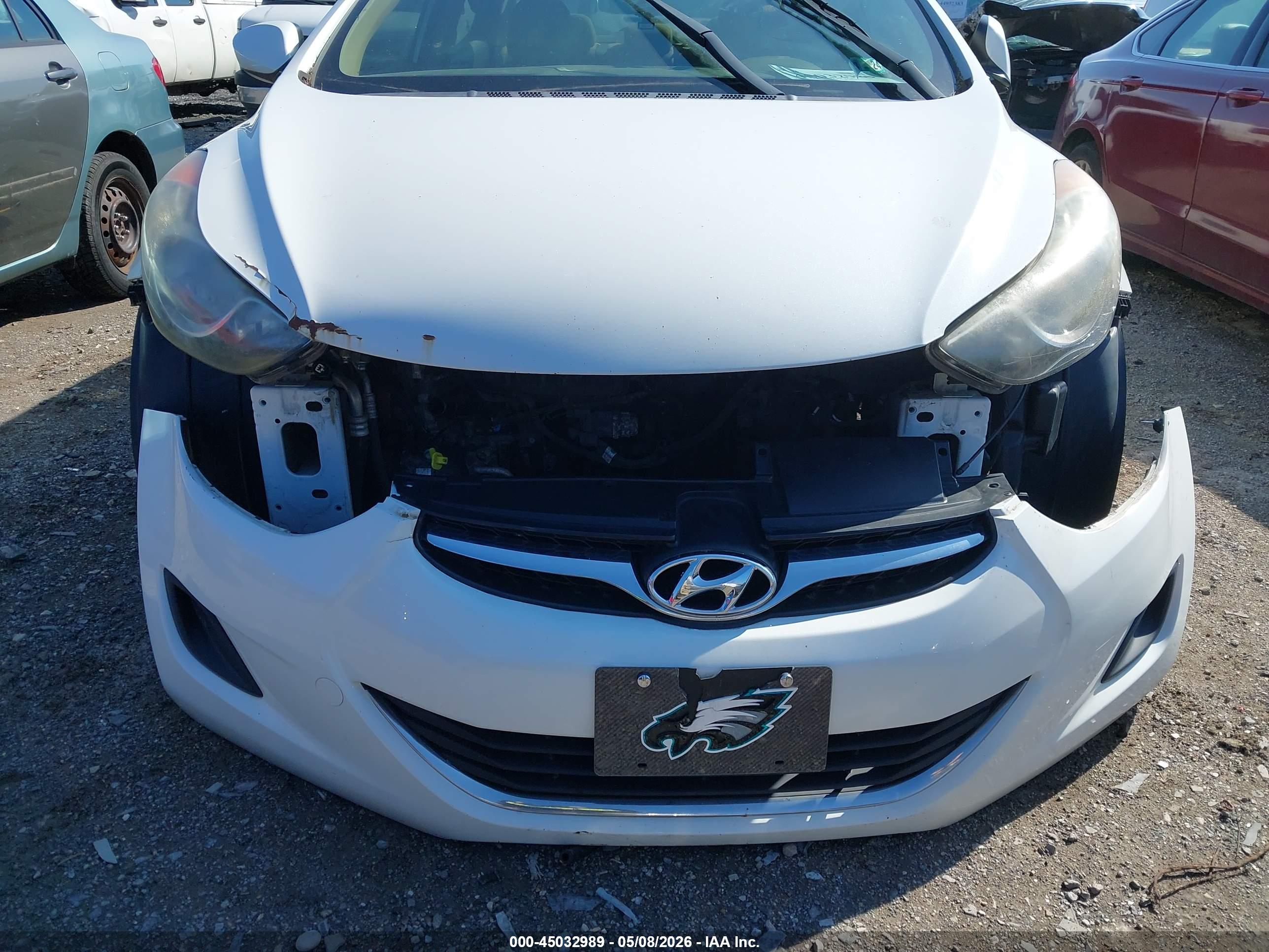 HYUNDAI ELANTRA image 6