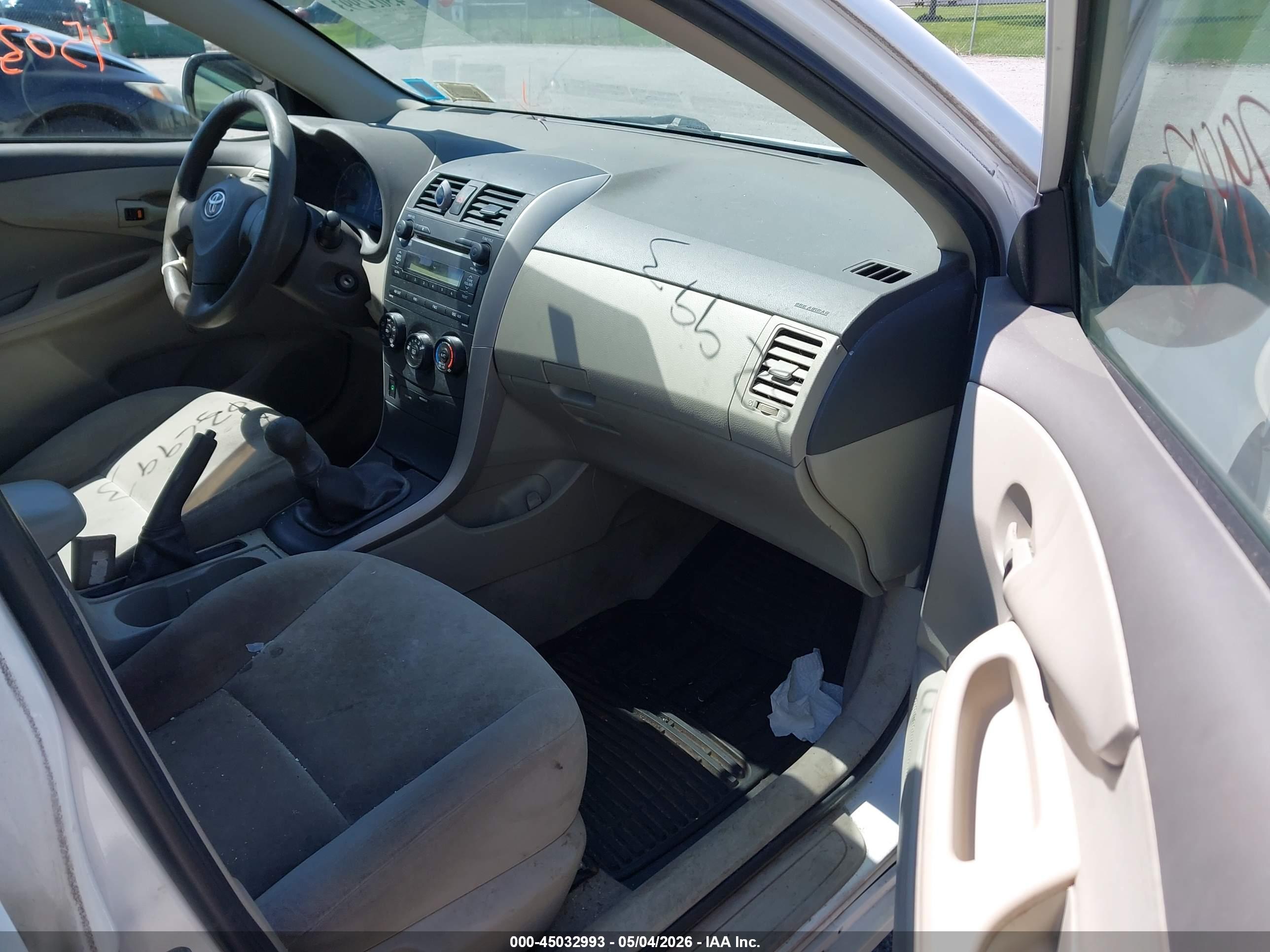 TOYOTA COROLLA image 5