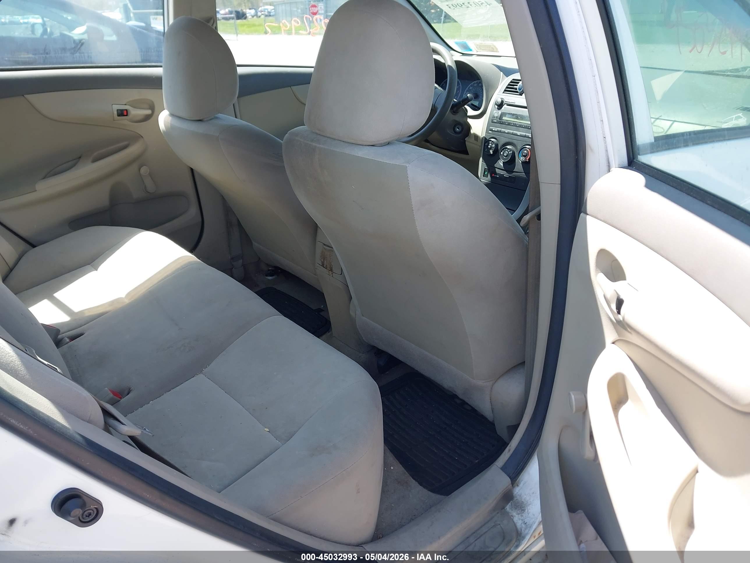 TOYOTA COROLLA image 8