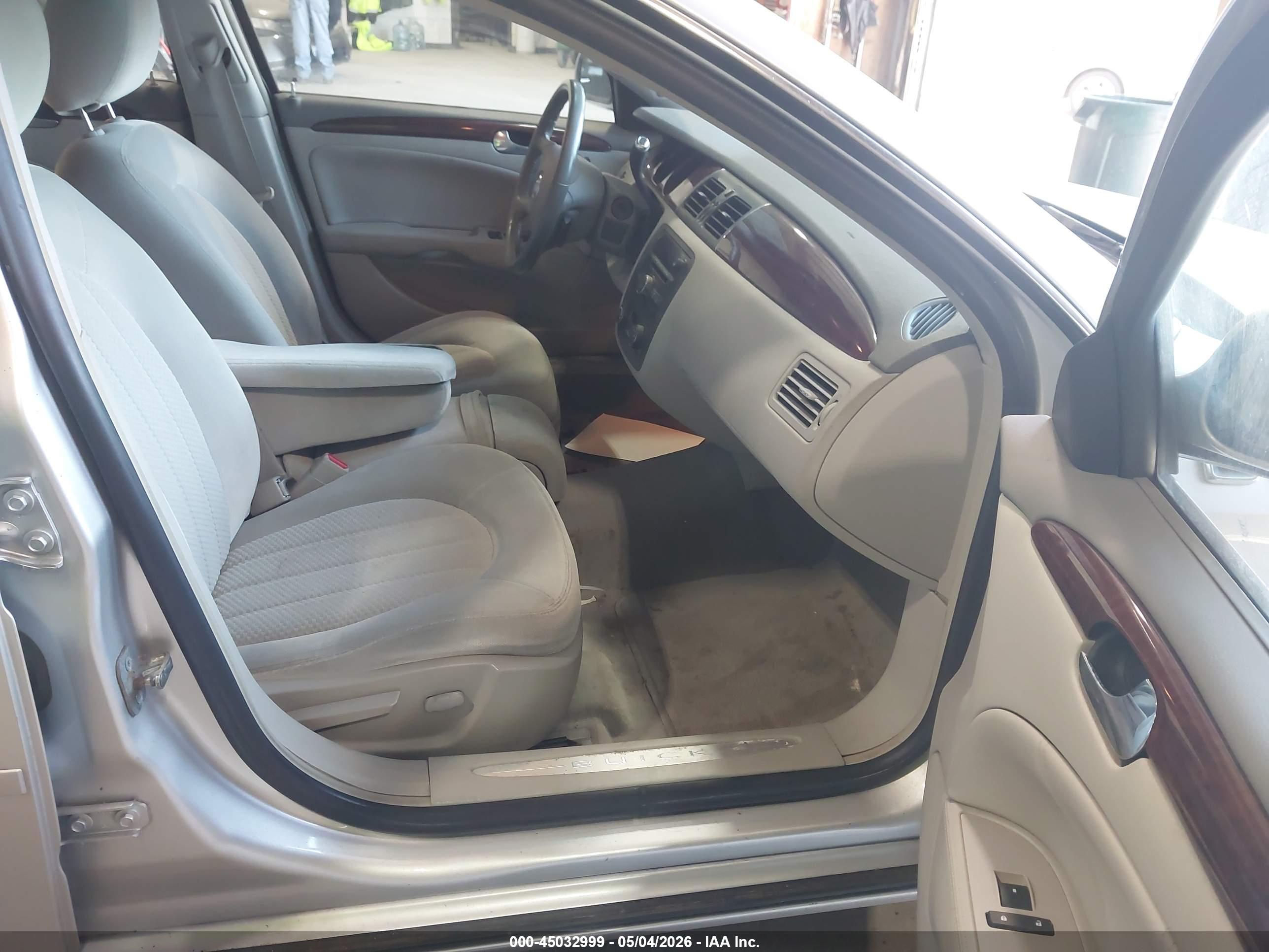 BUICK LUCERNE image 5