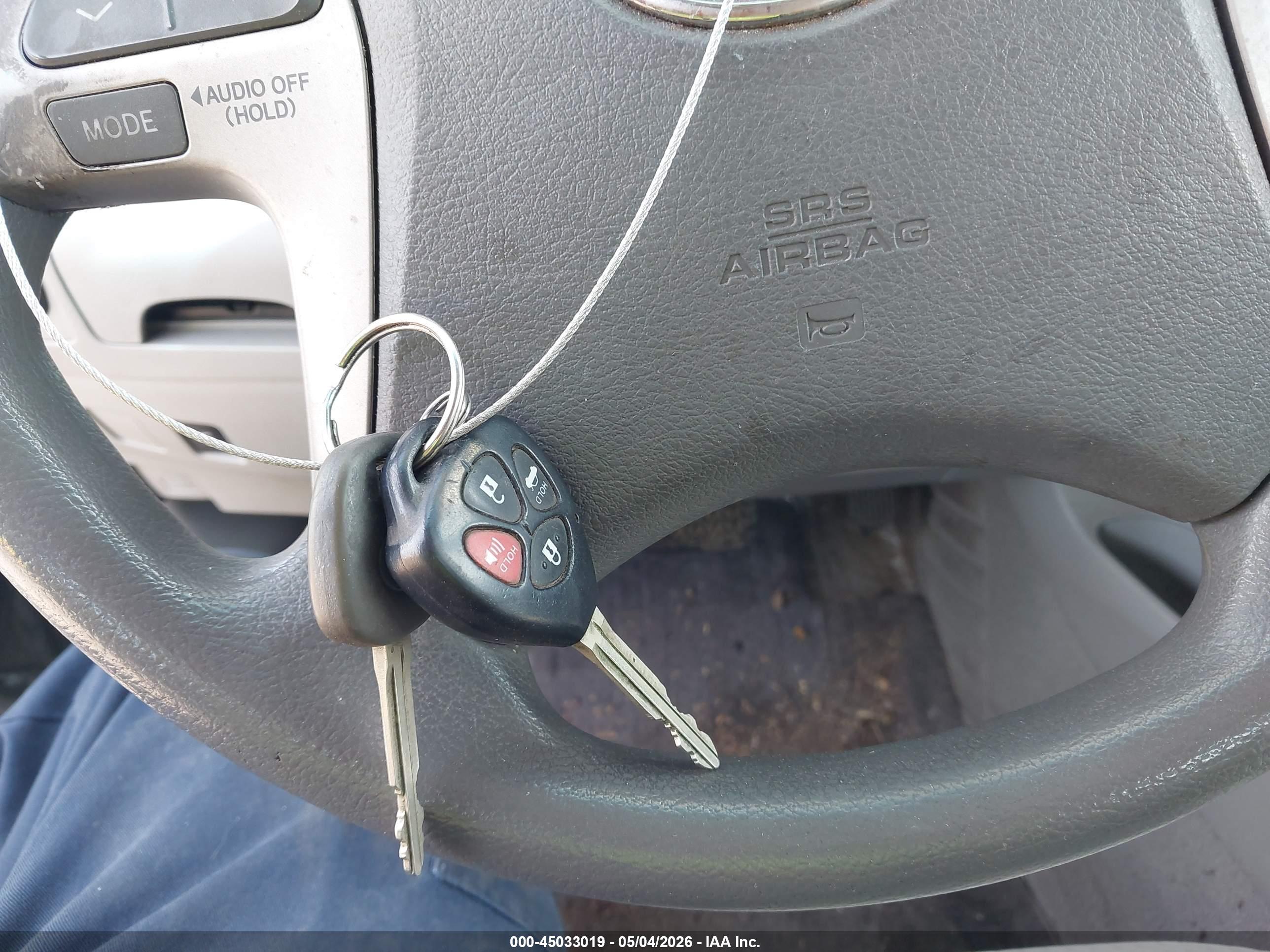 TOYOTA CAMRY image 11