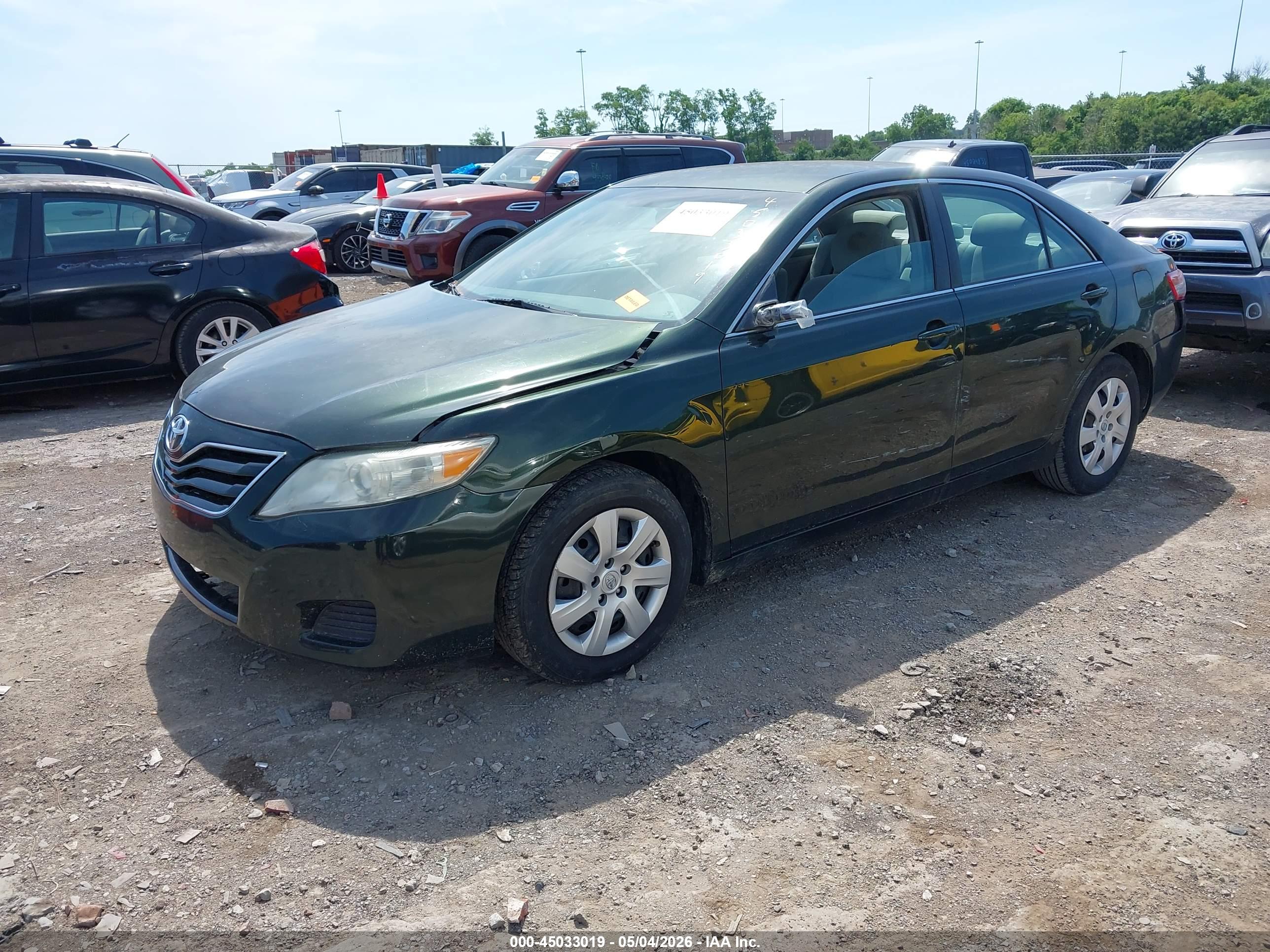 TOYOTA CAMRY image 2
