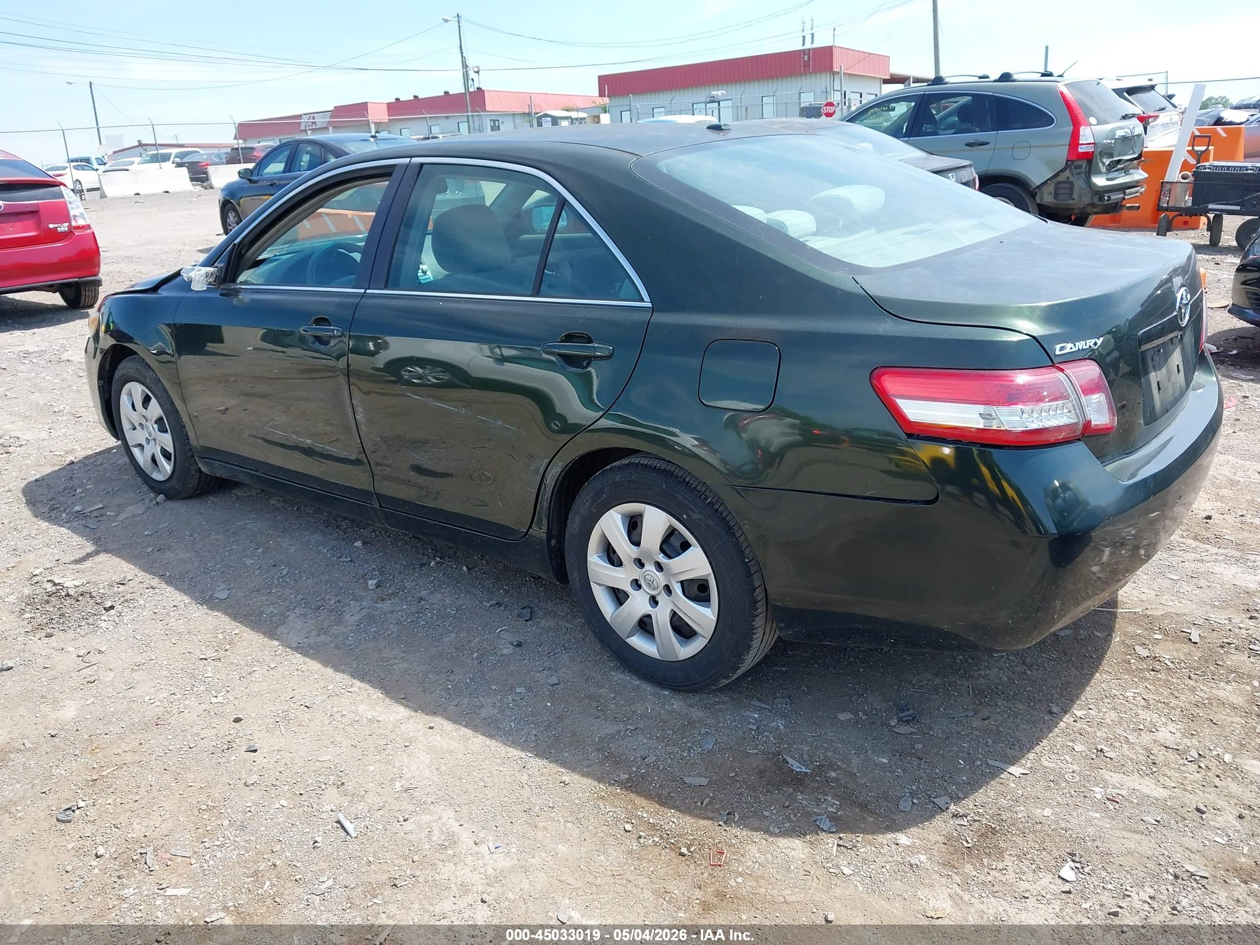 TOYOTA CAMRY image 3