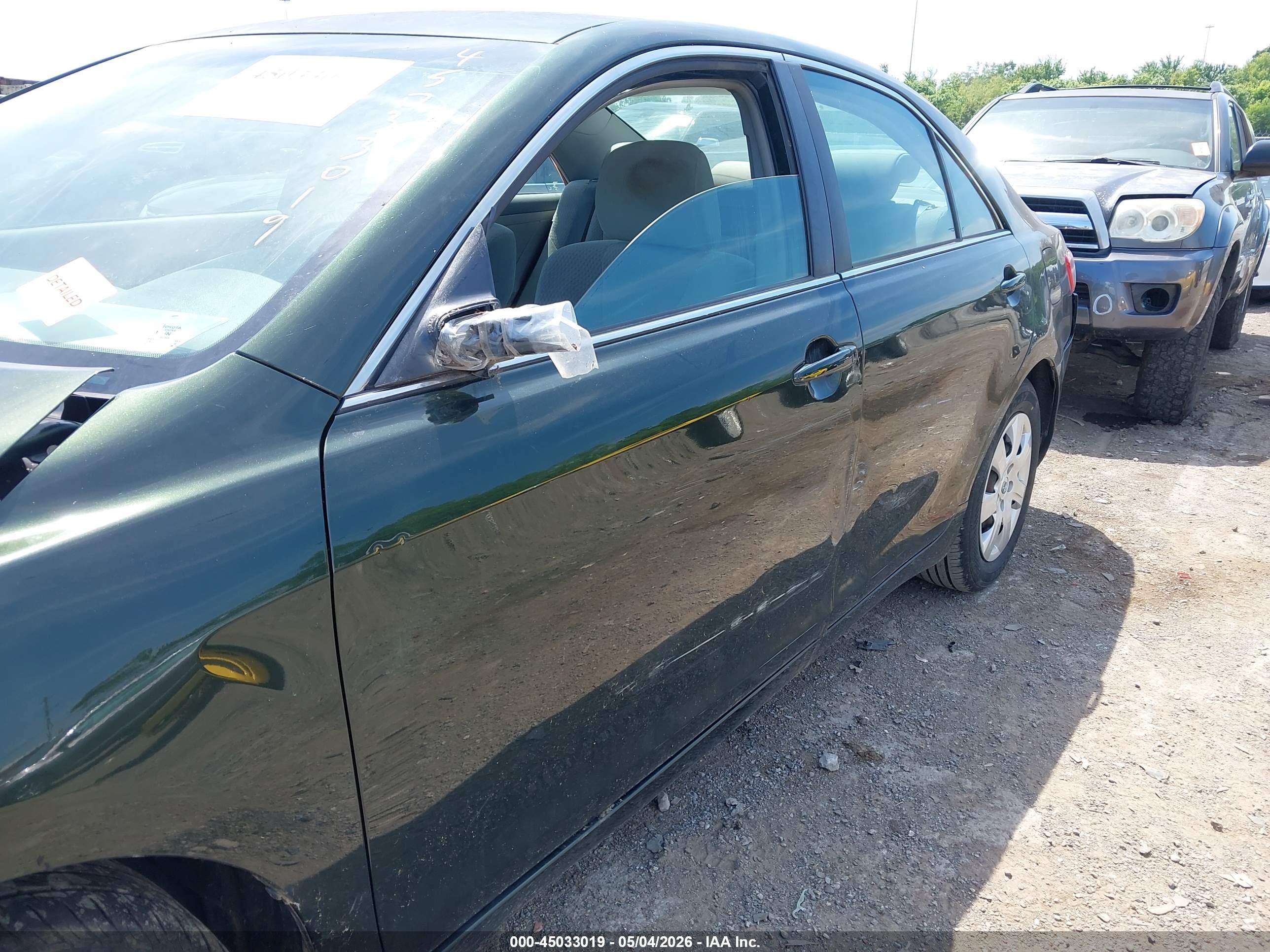 TOYOTA CAMRY image 6