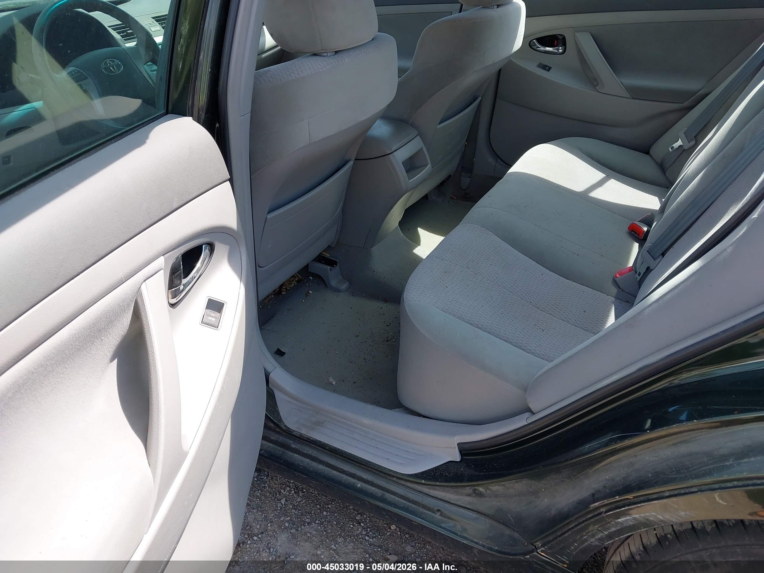 TOYOTA CAMRY image 8