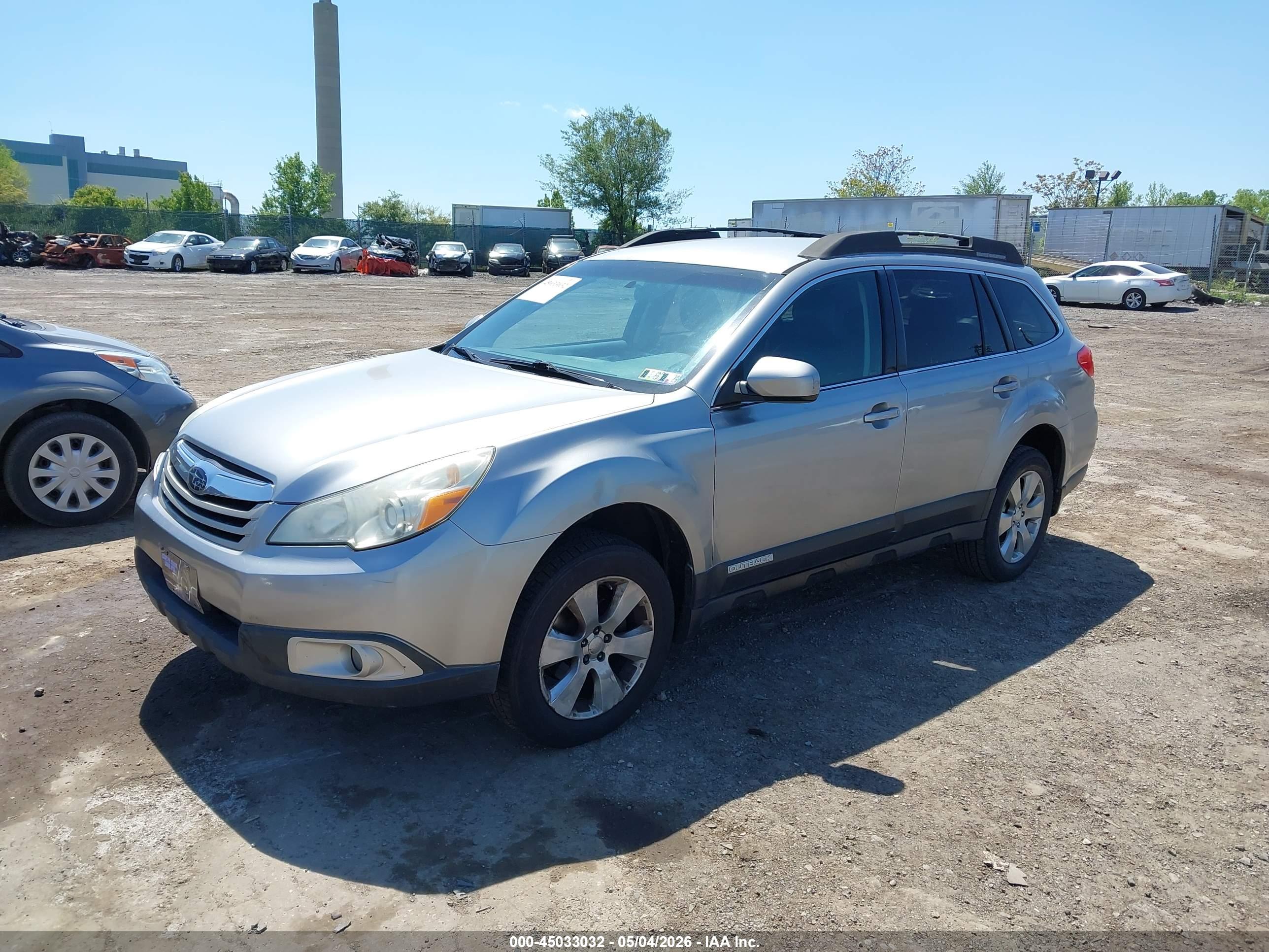 SUBARU OUTBACK image 2