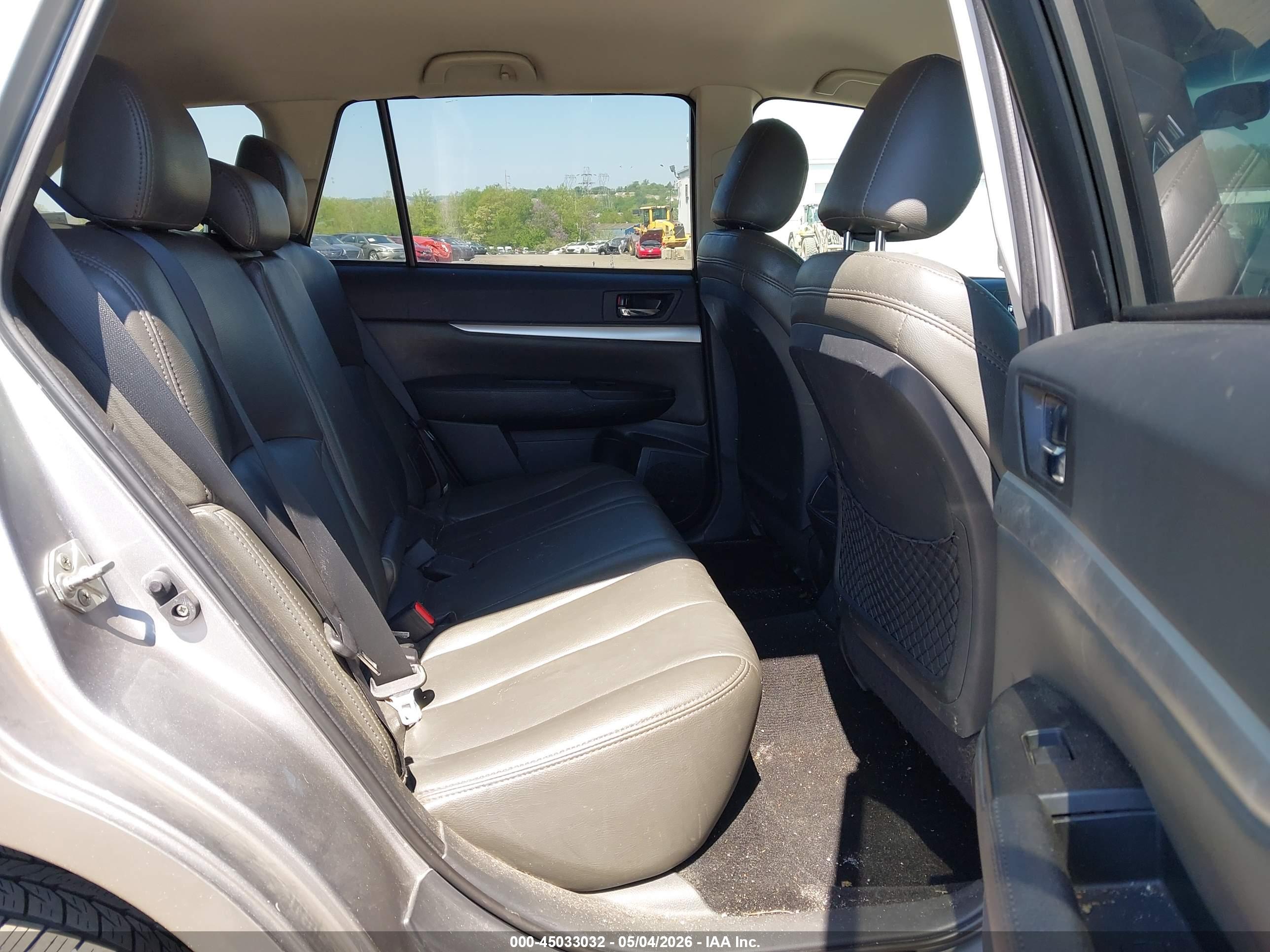 SUBARU OUTBACK image 8