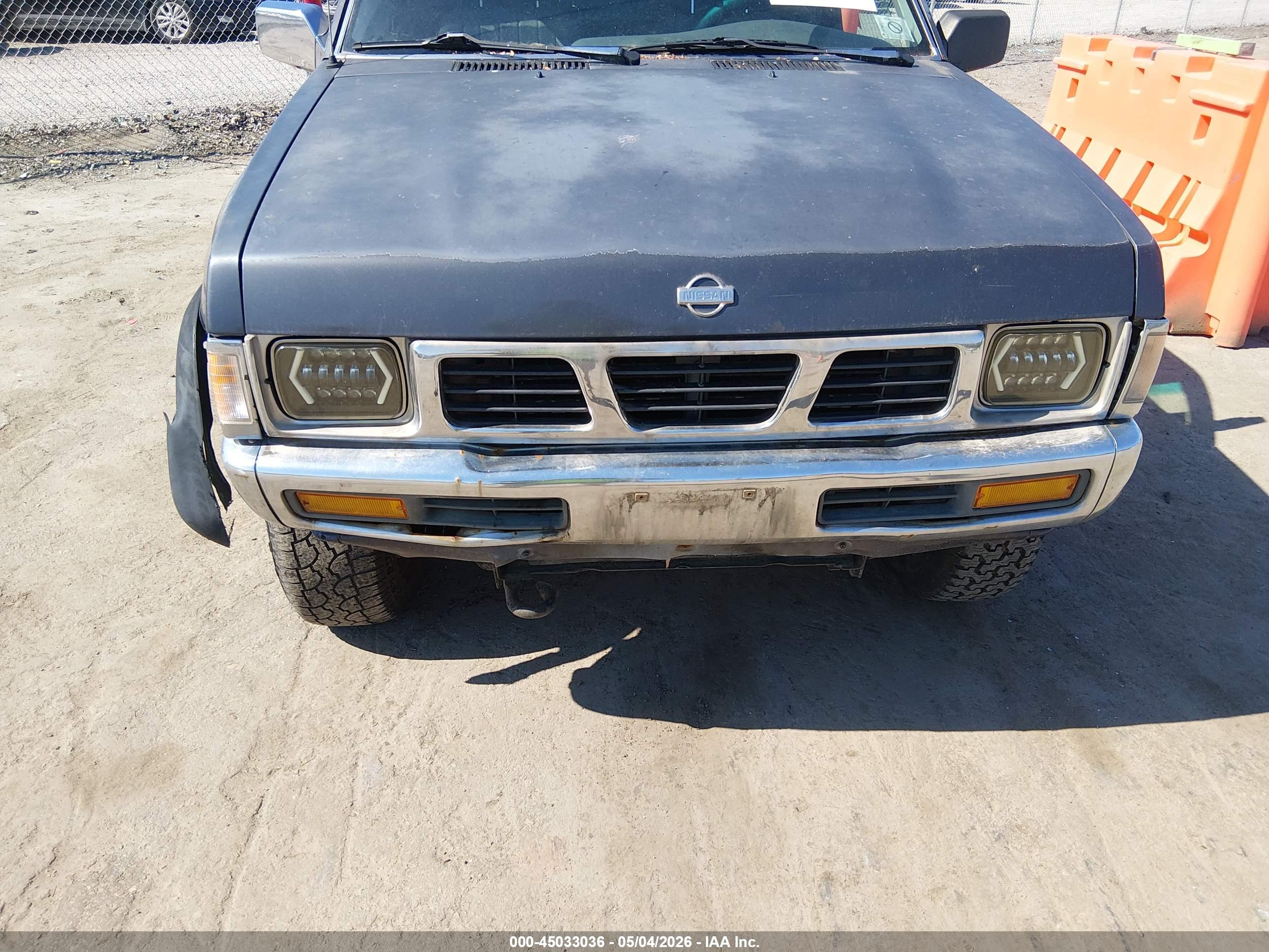 NISSAN TRUCK image 6