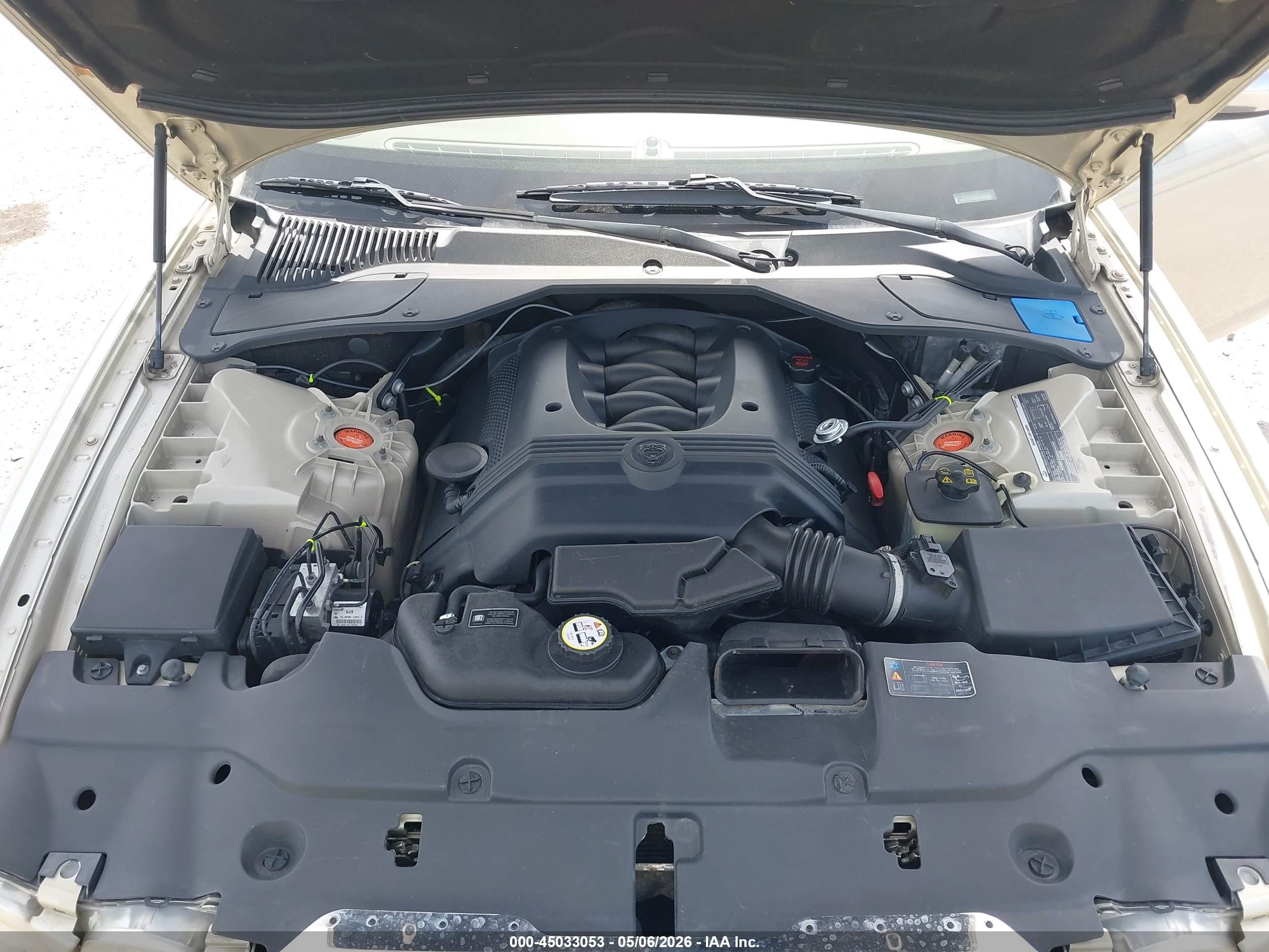 JAGUAR XJ image 10
