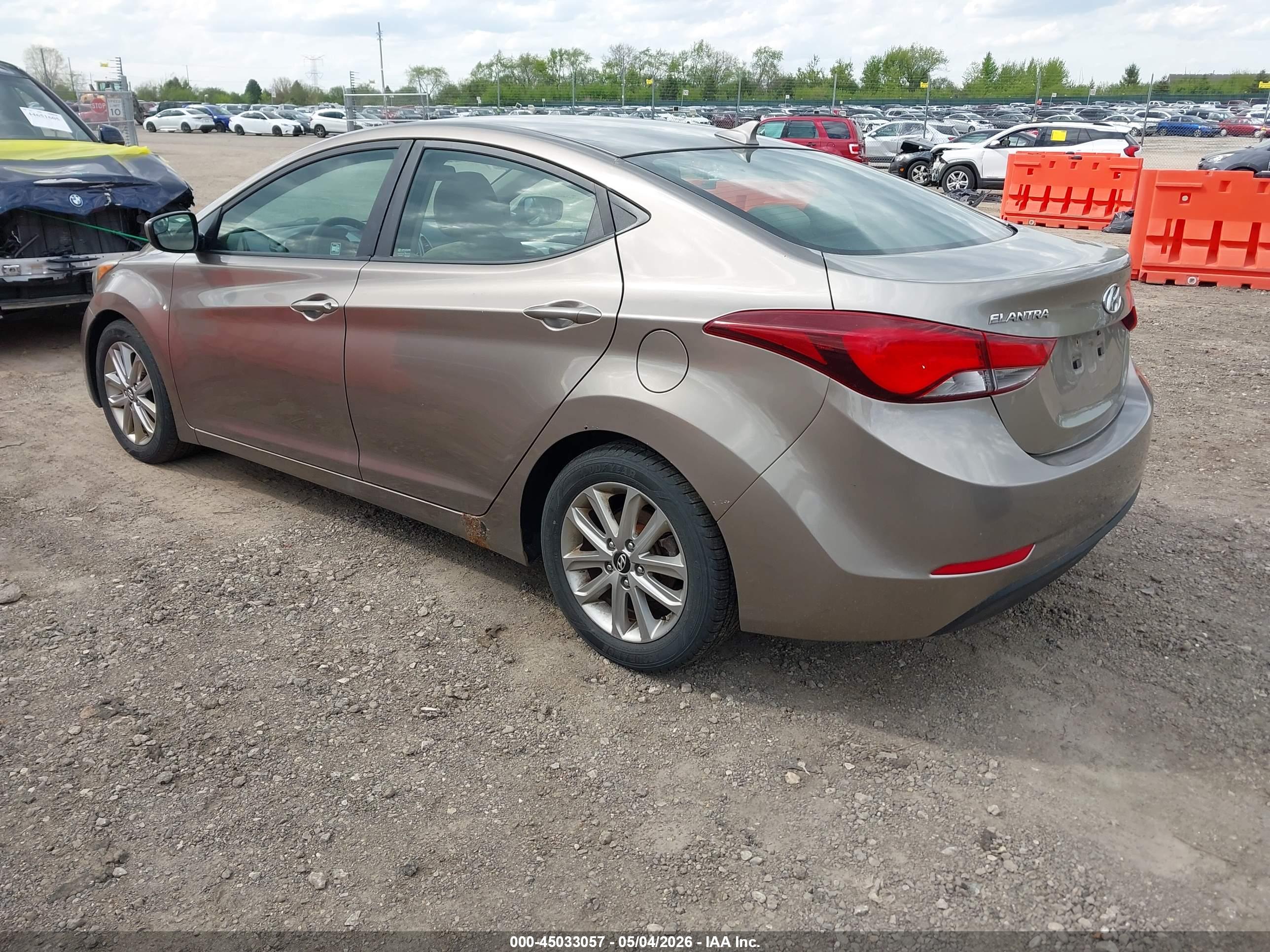 HYUNDAI ELANTRA image 3
