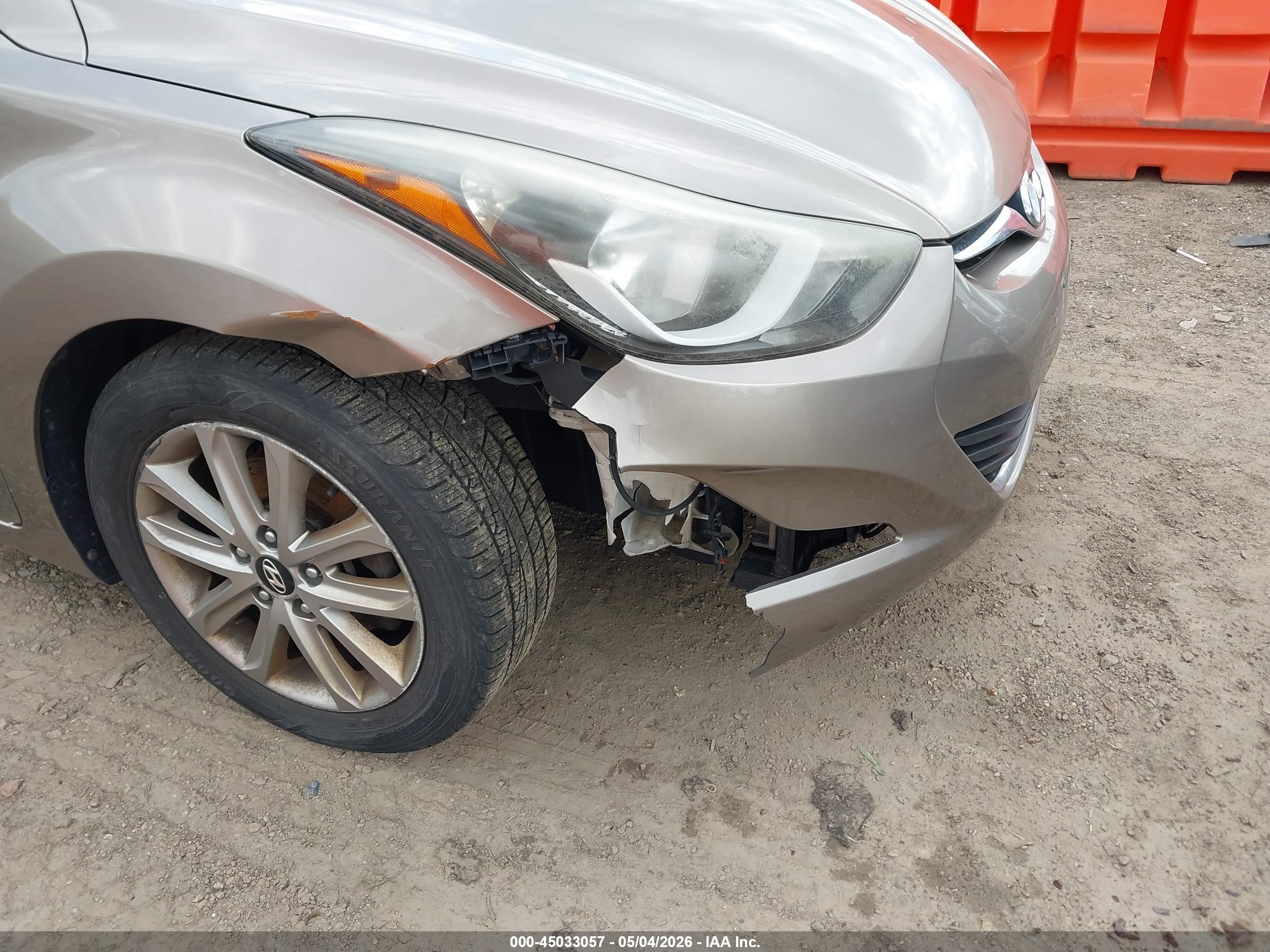 HYUNDAI ELANTRA image 6