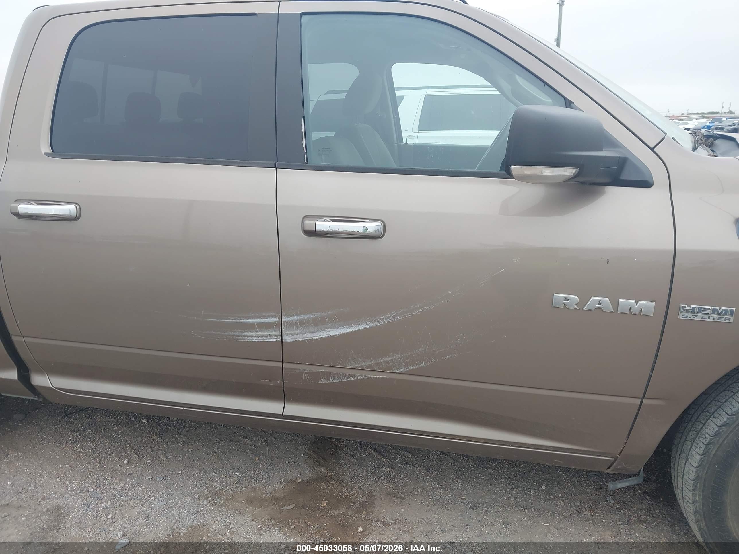 DODGE RAM image 6