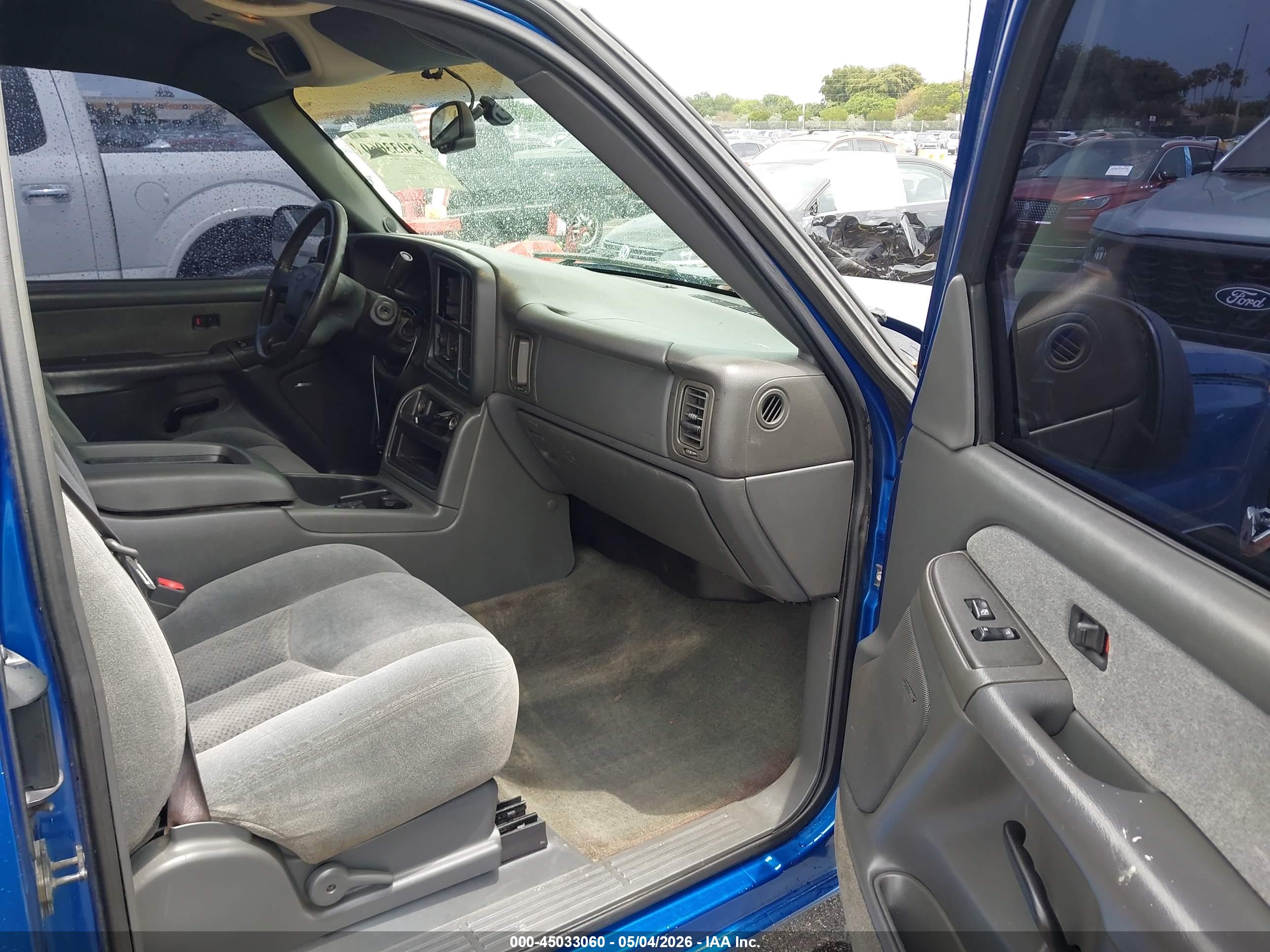 CHEVROLET SILVERADO image 5