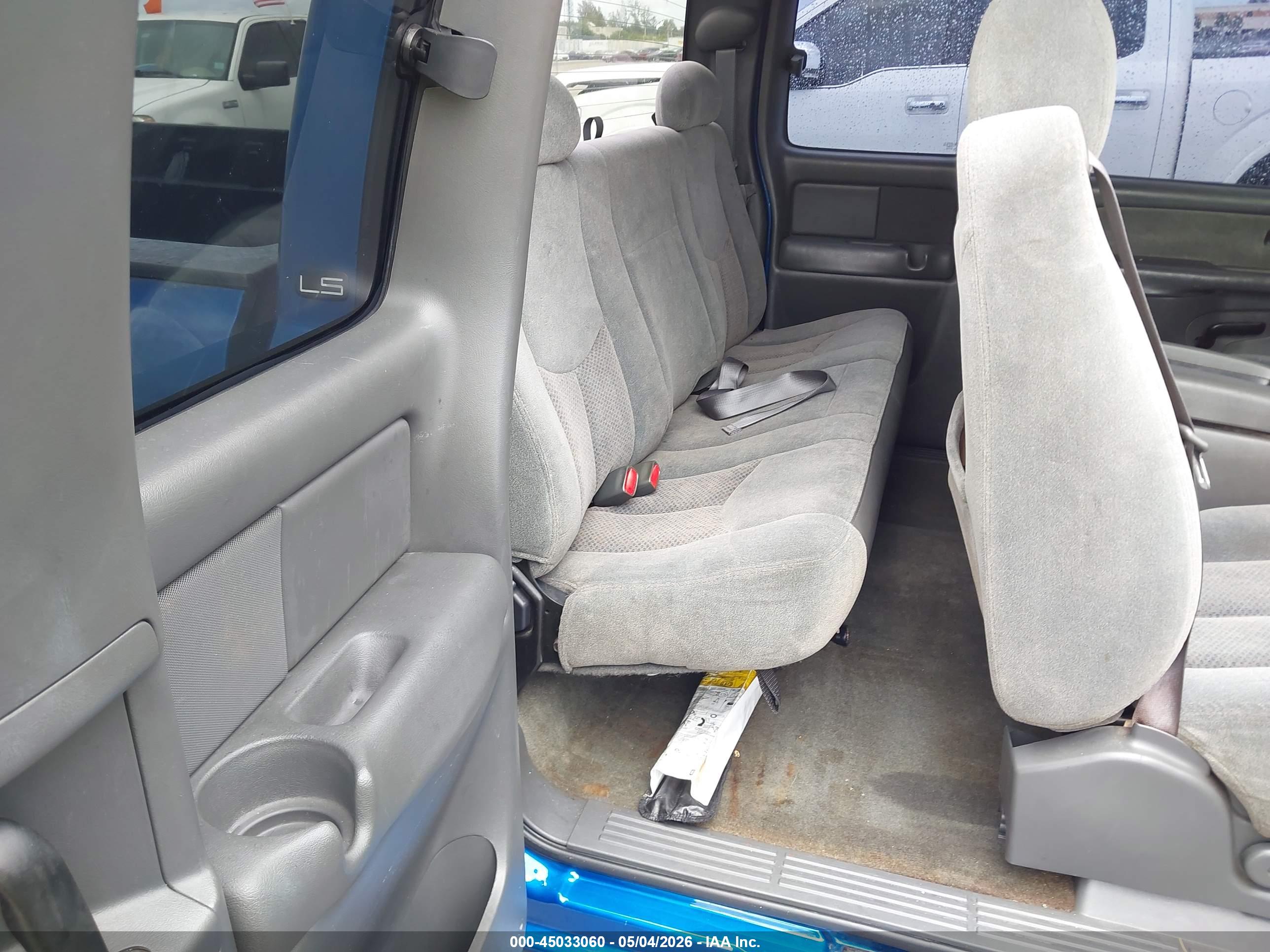 CHEVROLET SILVERADO image 8