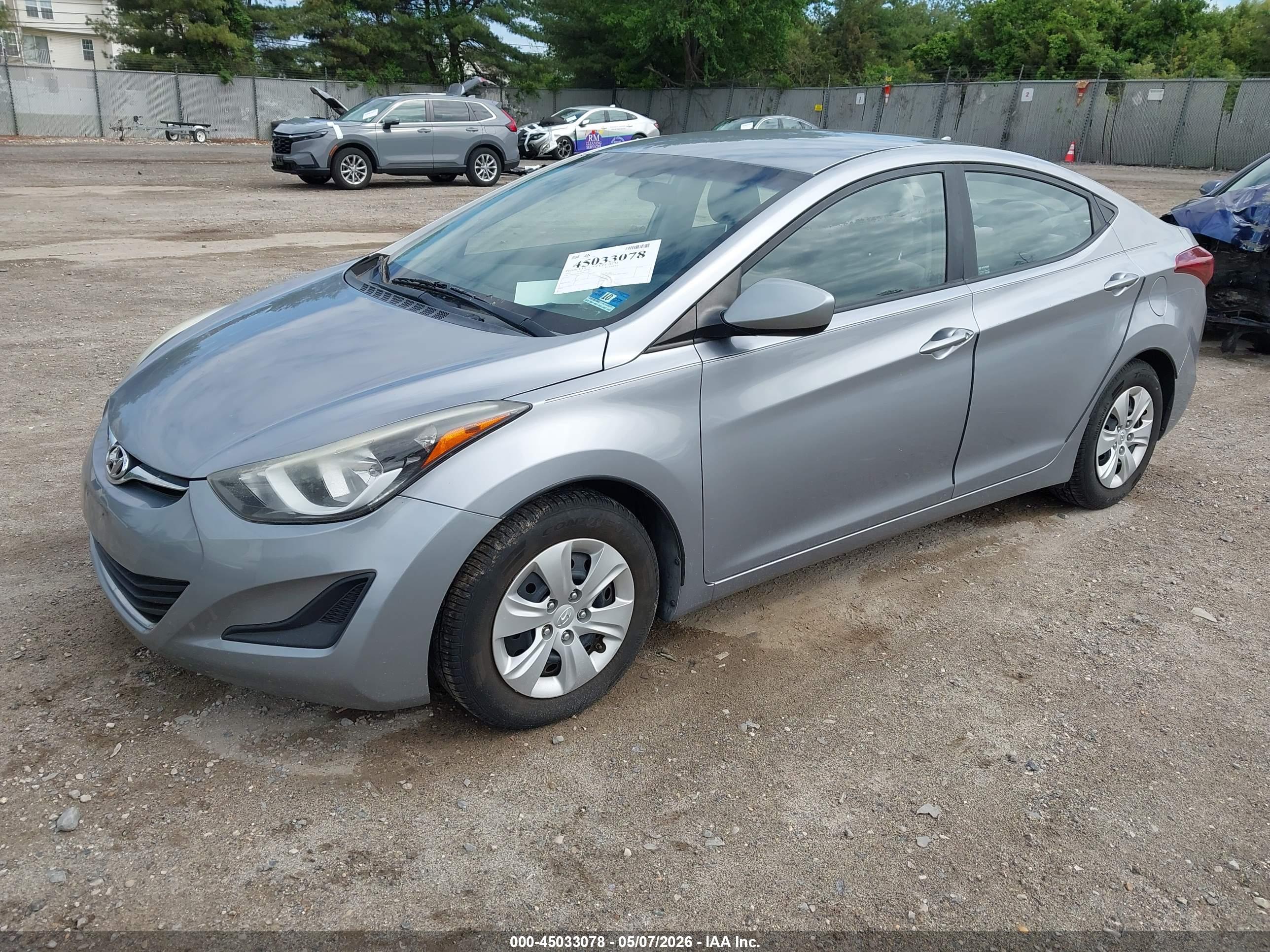 HYUNDAI ELANTRA image 2