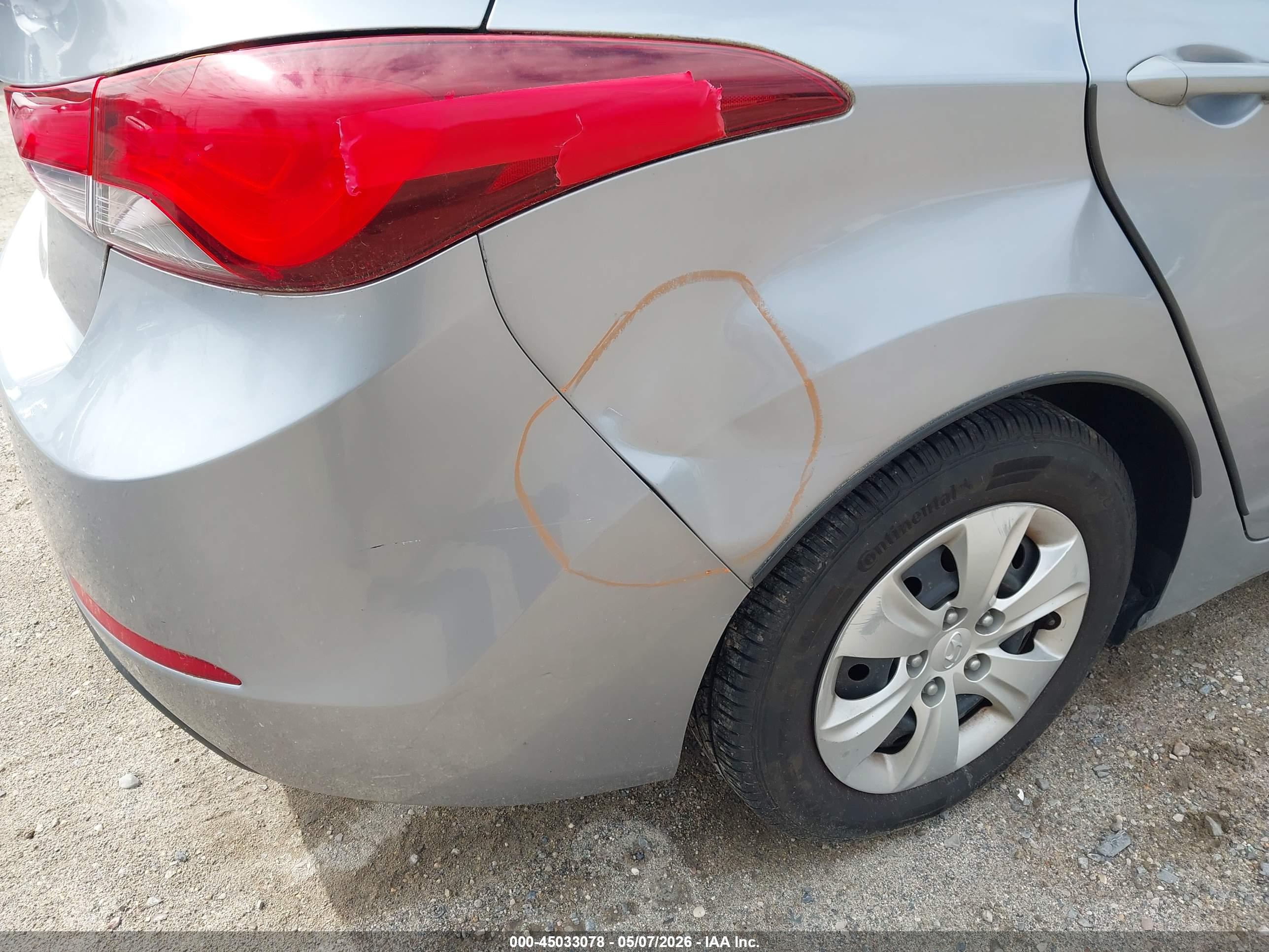 HYUNDAI ELANTRA image 6
