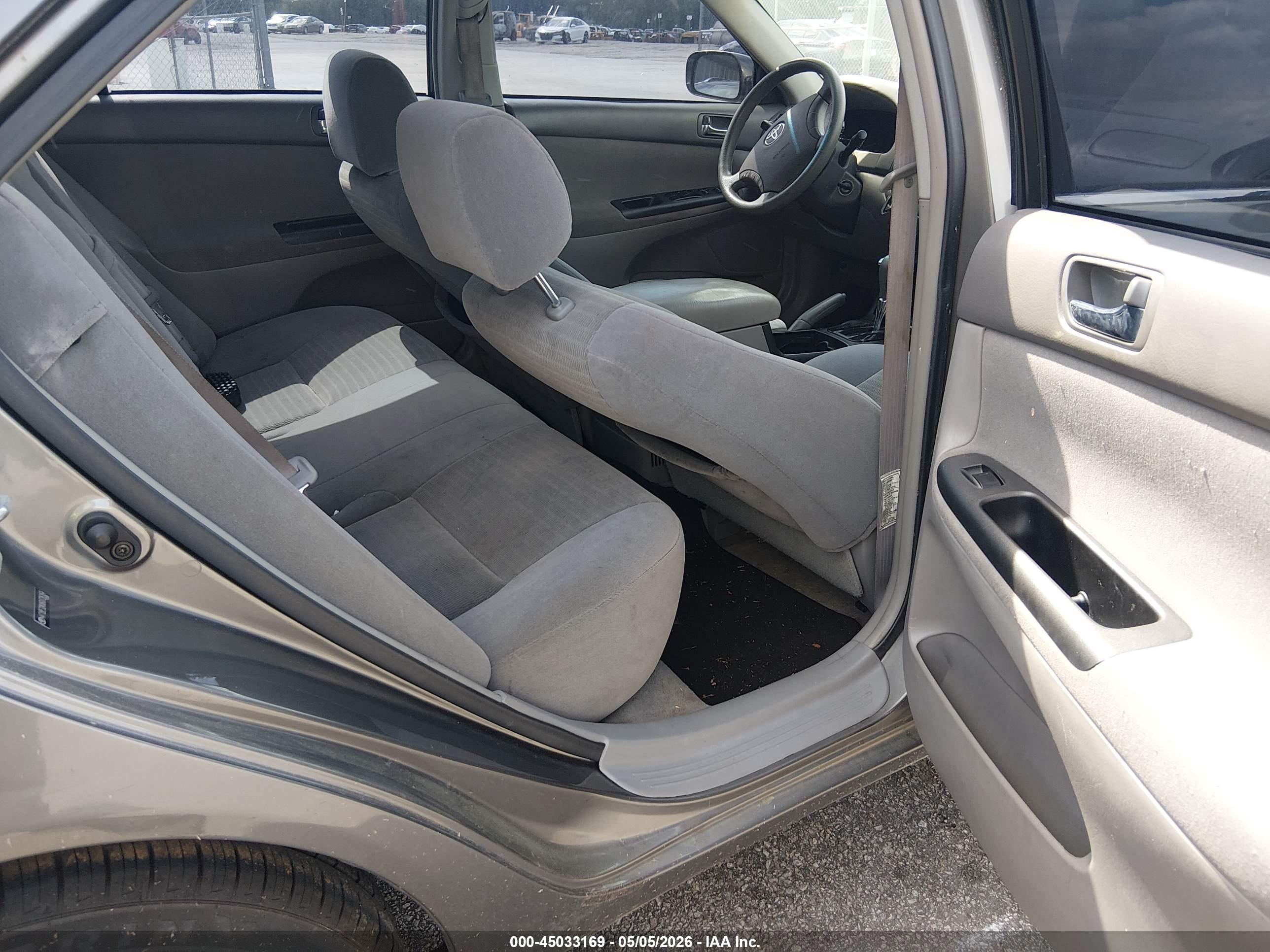 TOYOTA CAMRY image 8