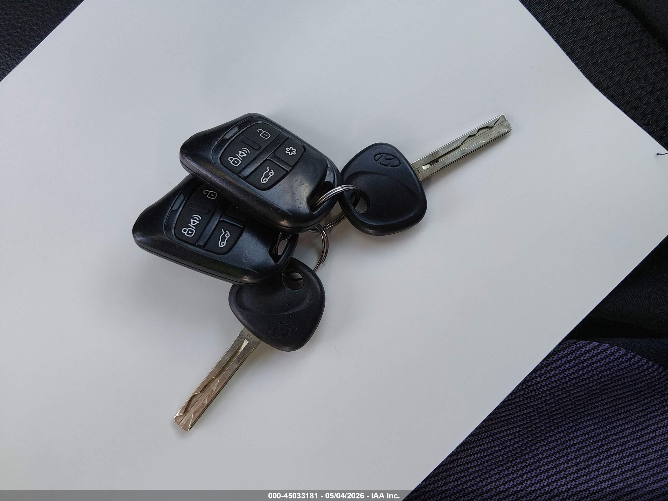 HYUNDAI TUCSON image 11
