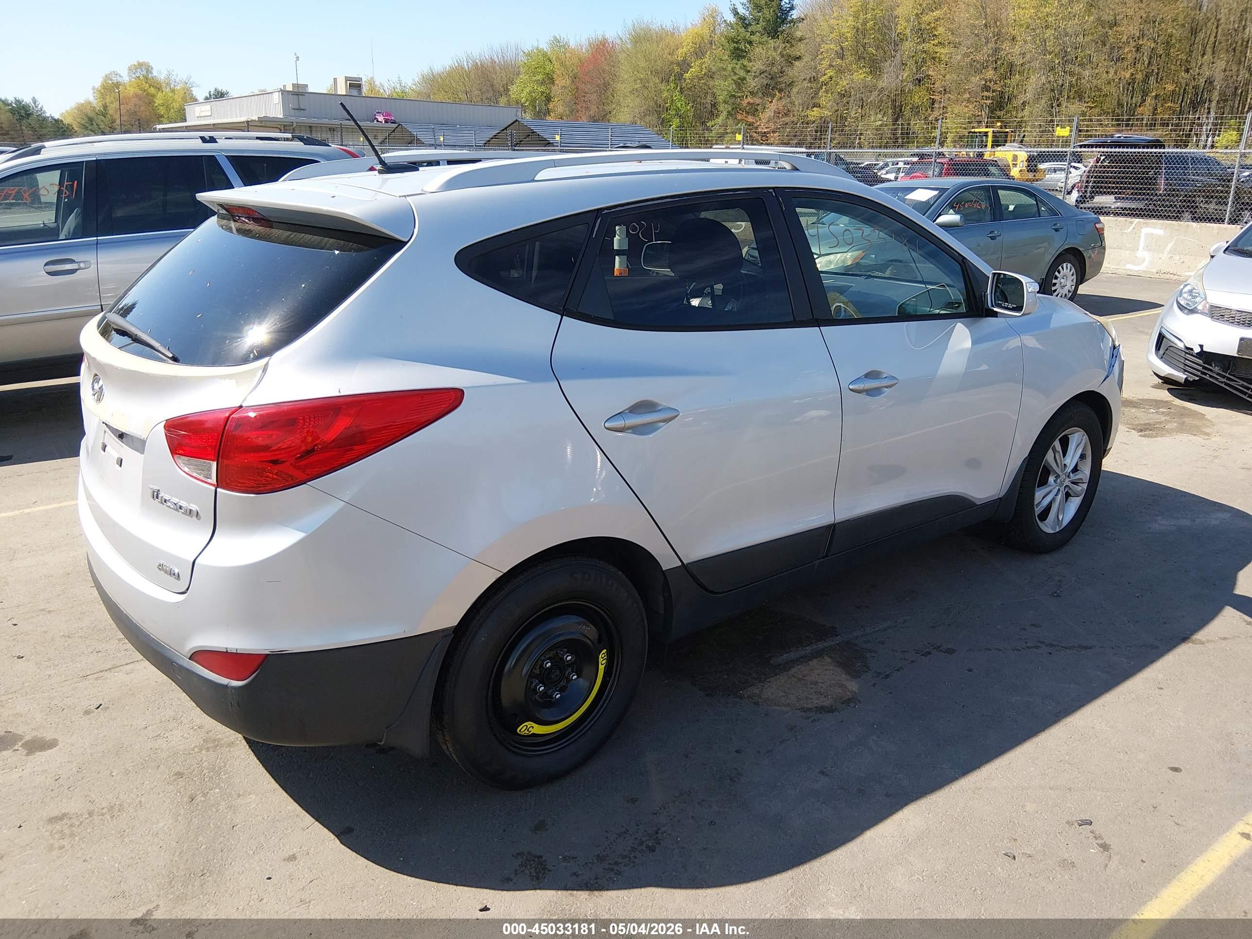 HYUNDAI TUCSON image 4