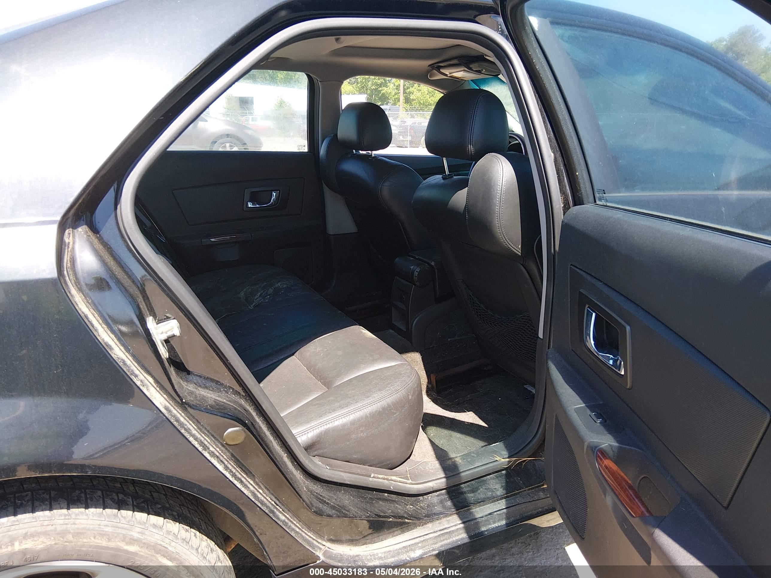 CADILLAC CTS image 8