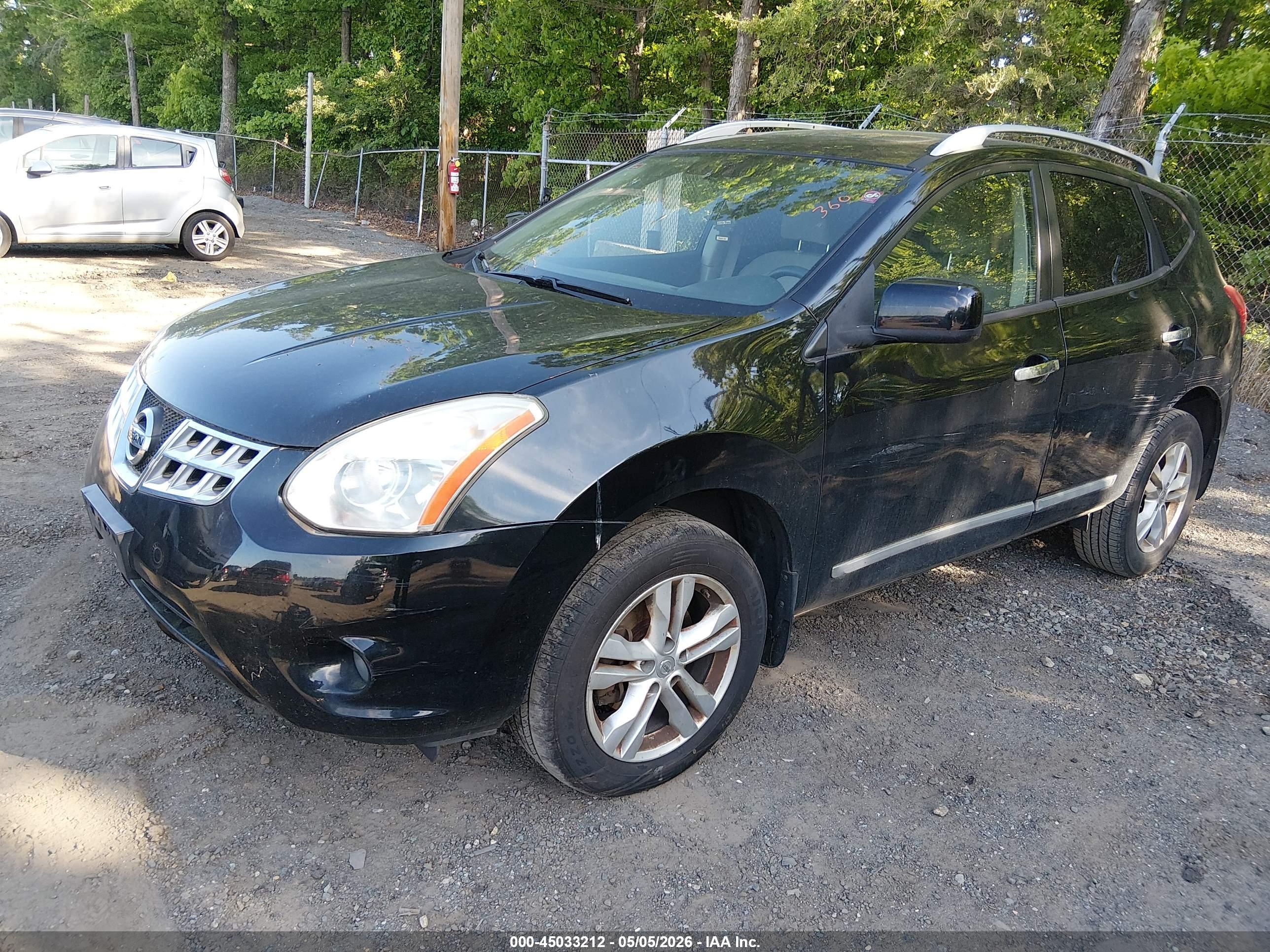 NISSAN ROGUE image 2