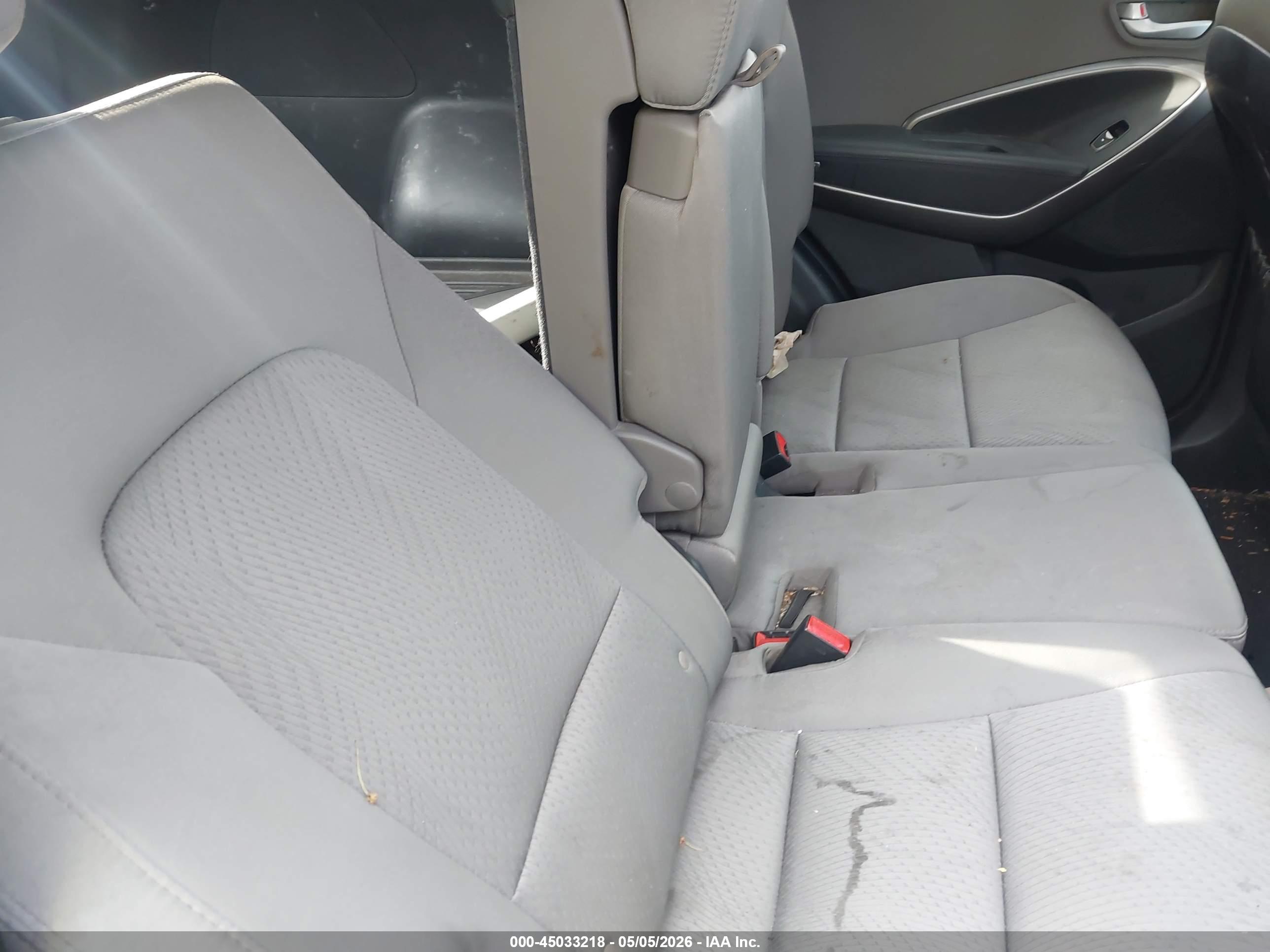 HYUNDAI SANTA image 8