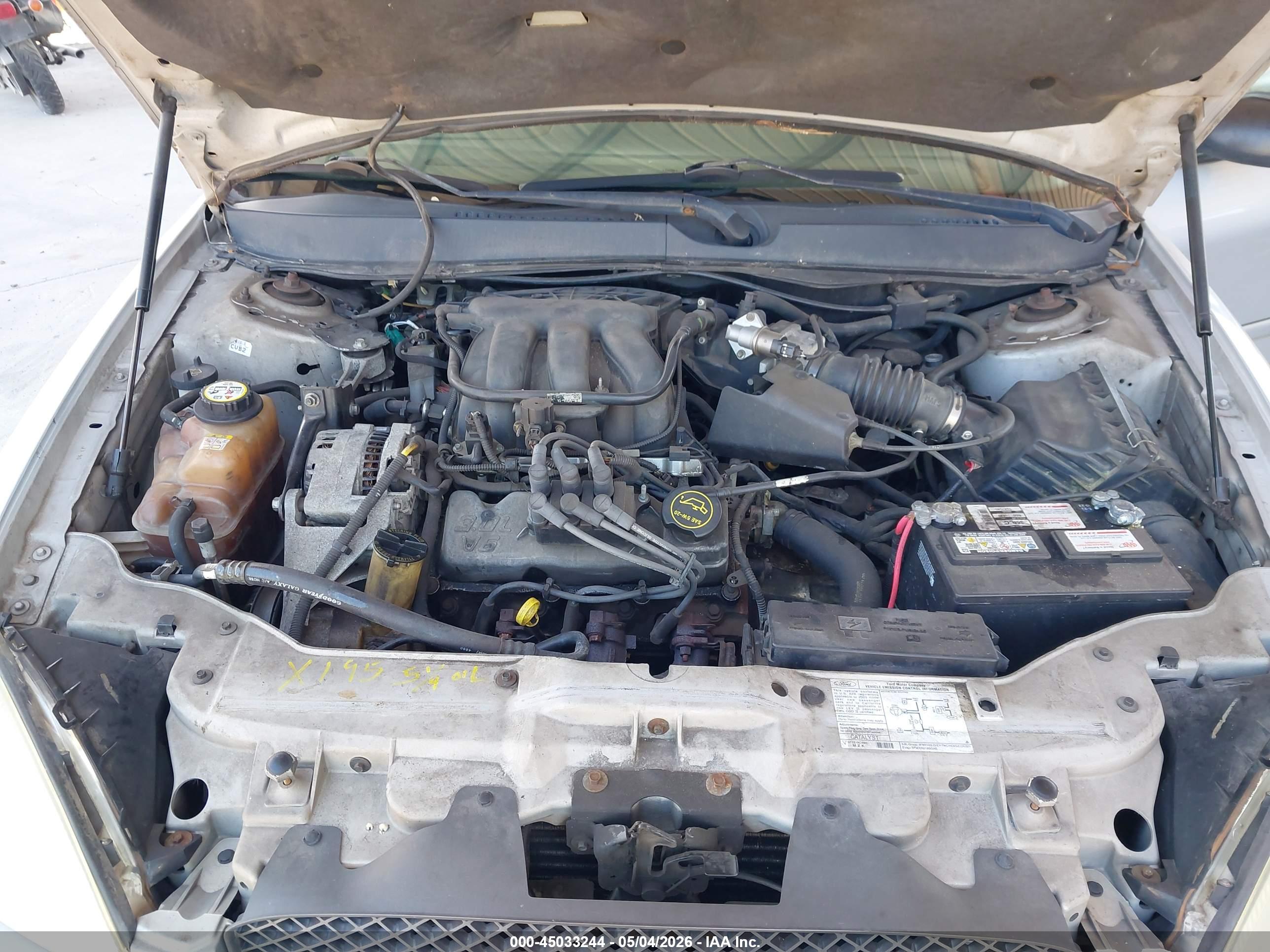FORD TAURUS image 10