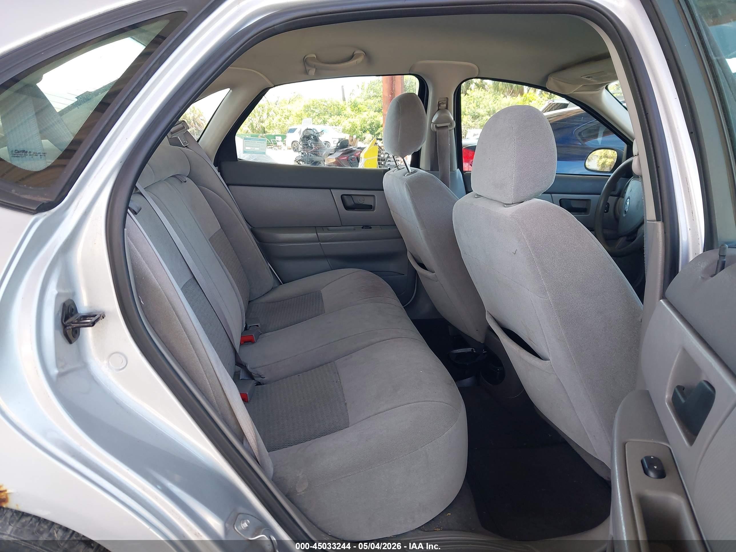 FORD TAURUS image 8