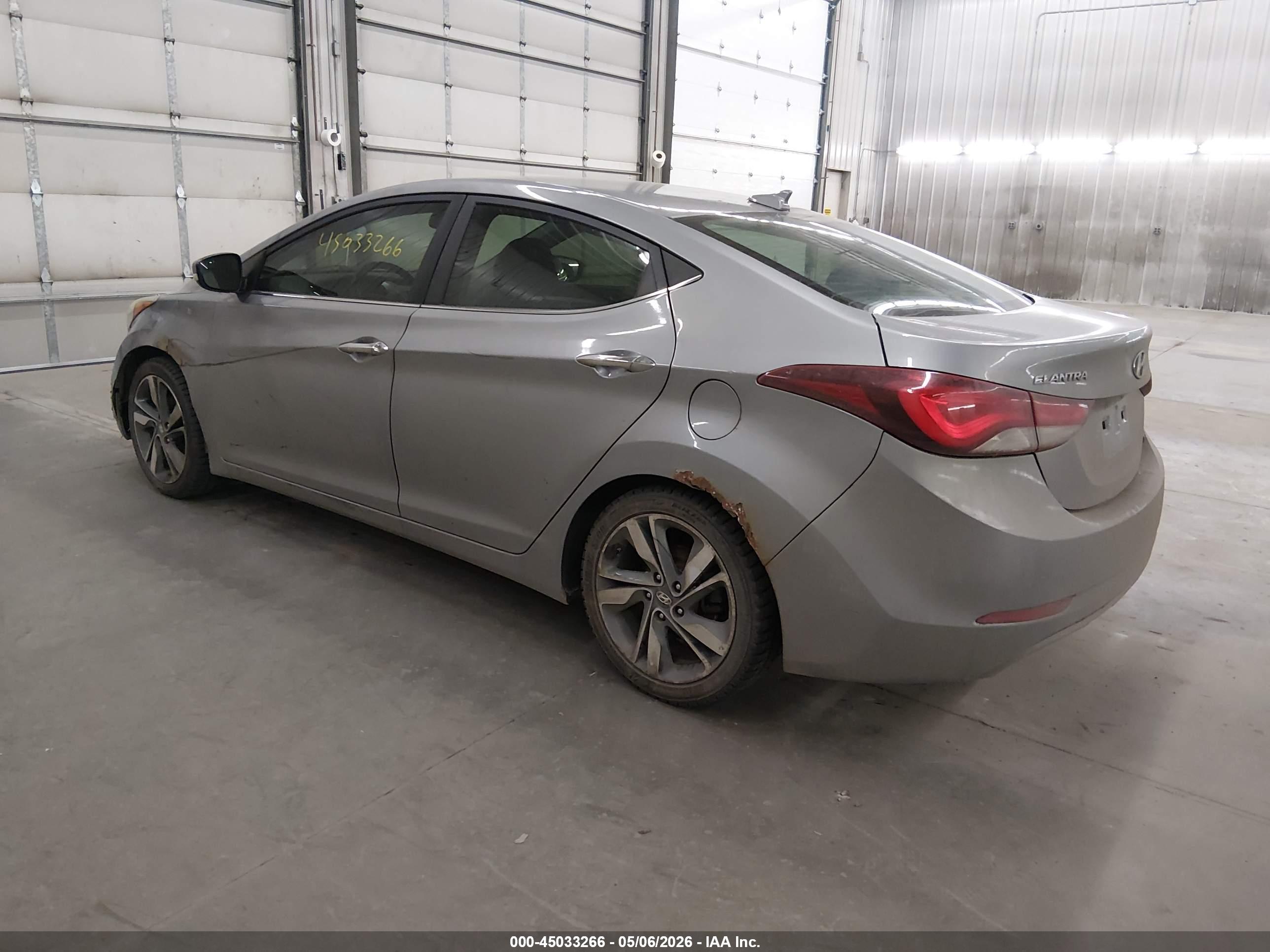 HYUNDAI ELANTRA image 3