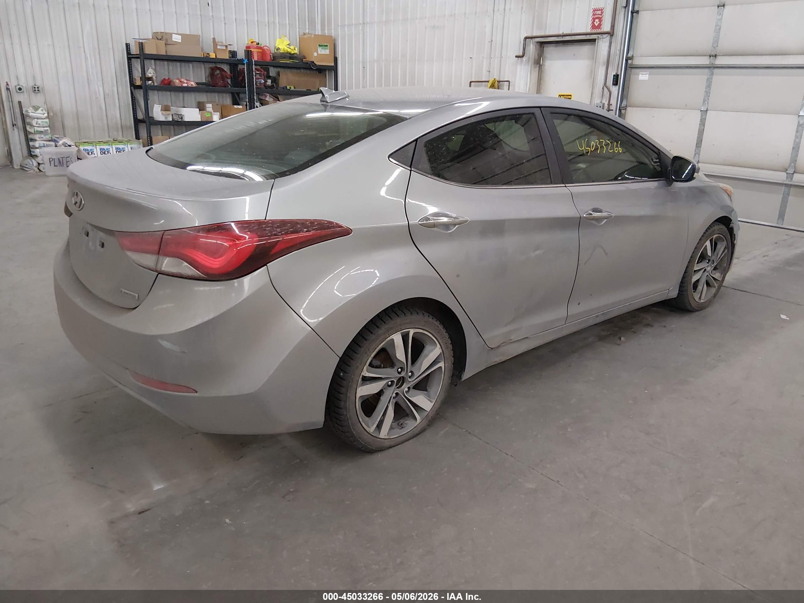 HYUNDAI ELANTRA image 4
