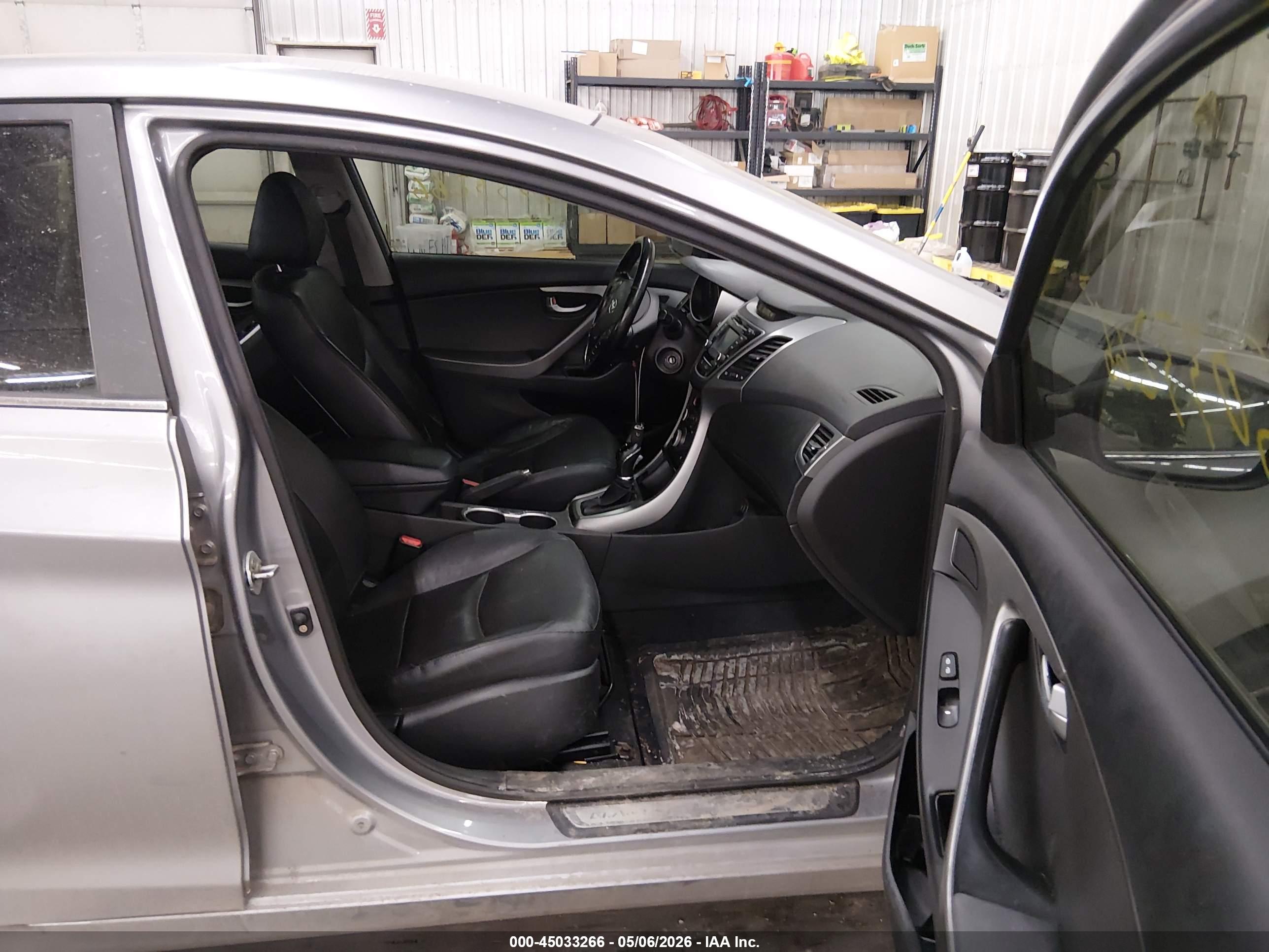 HYUNDAI ELANTRA image 5