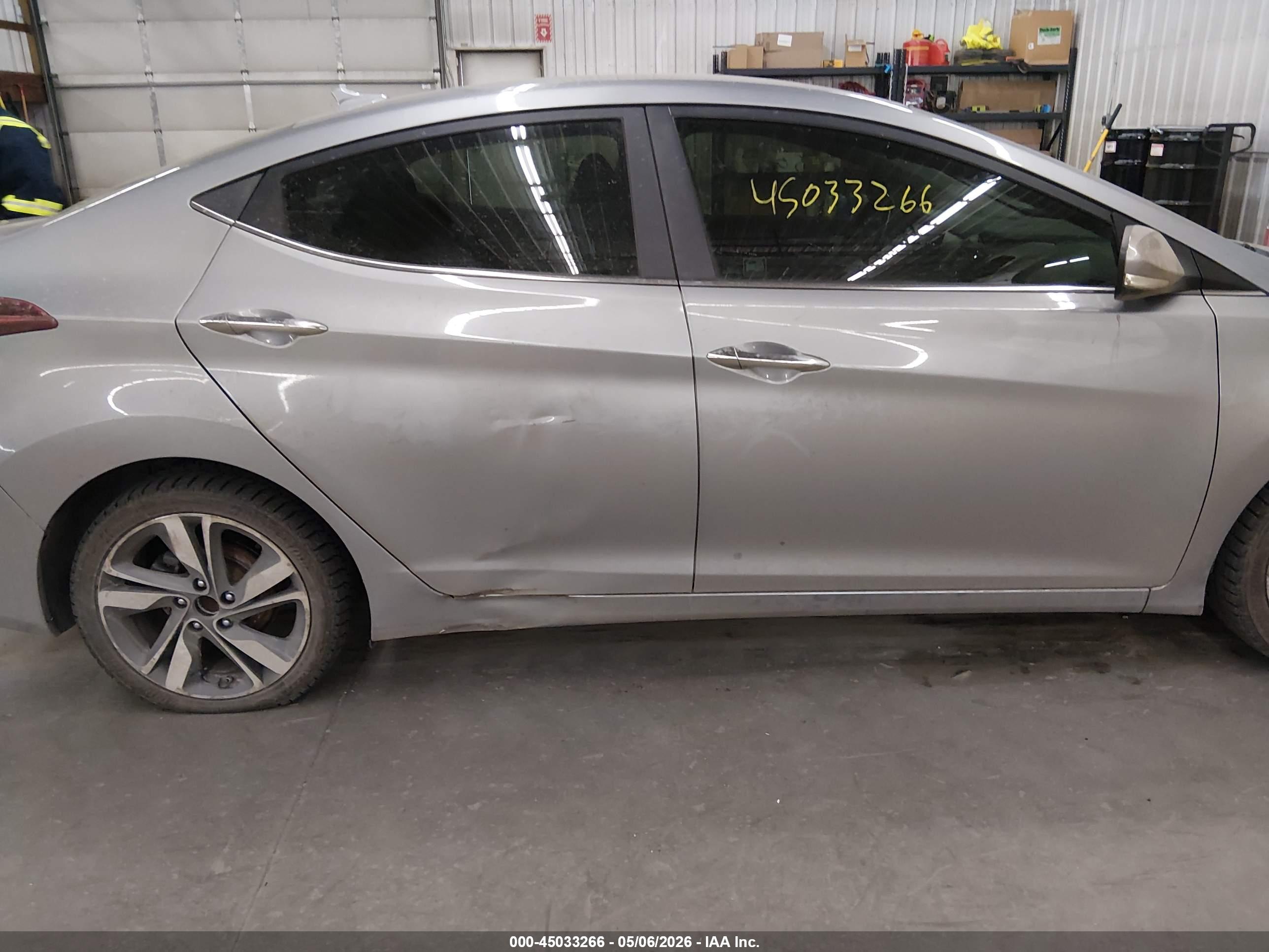 HYUNDAI ELANTRA image 6