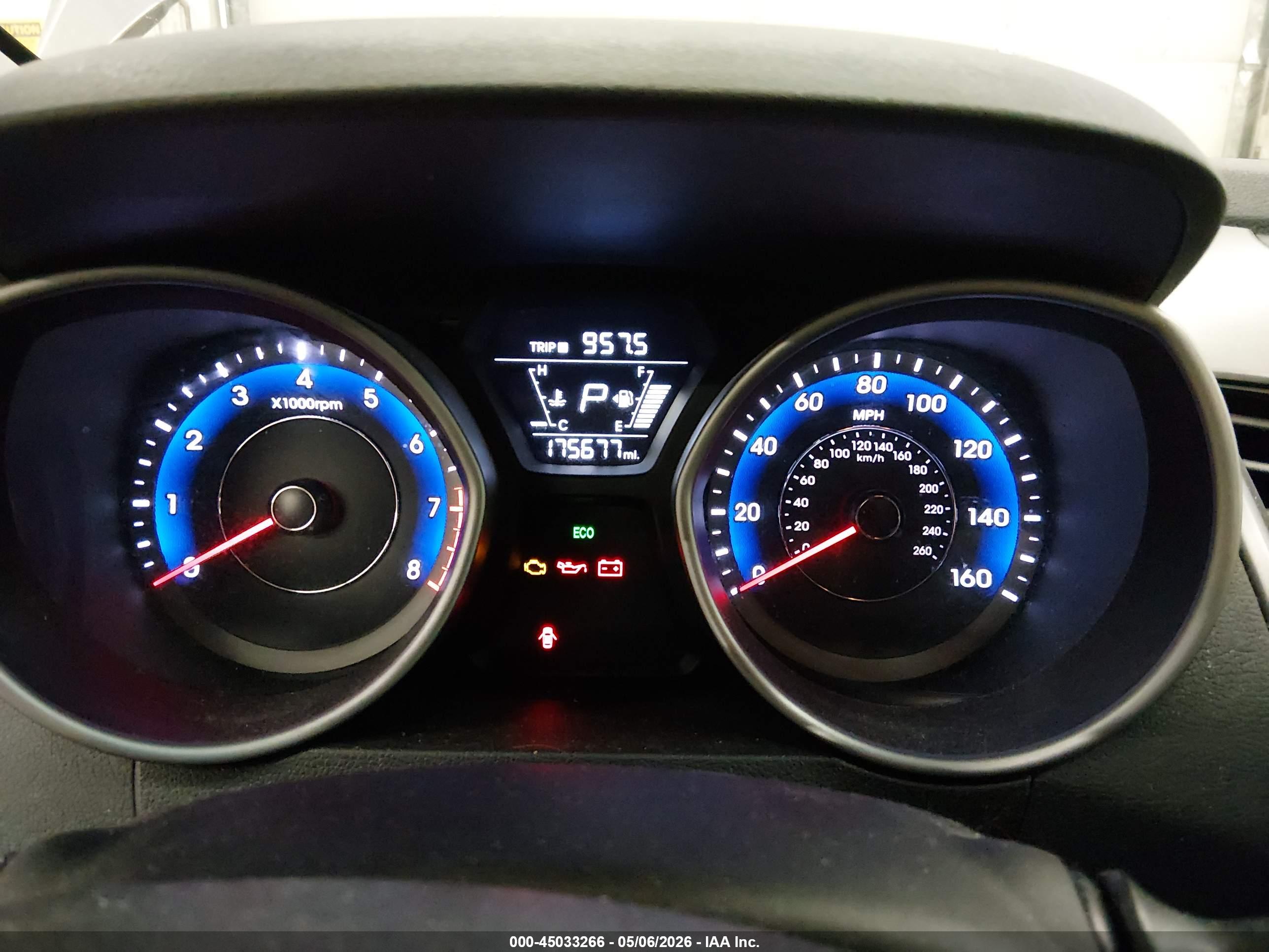 HYUNDAI ELANTRA image 7