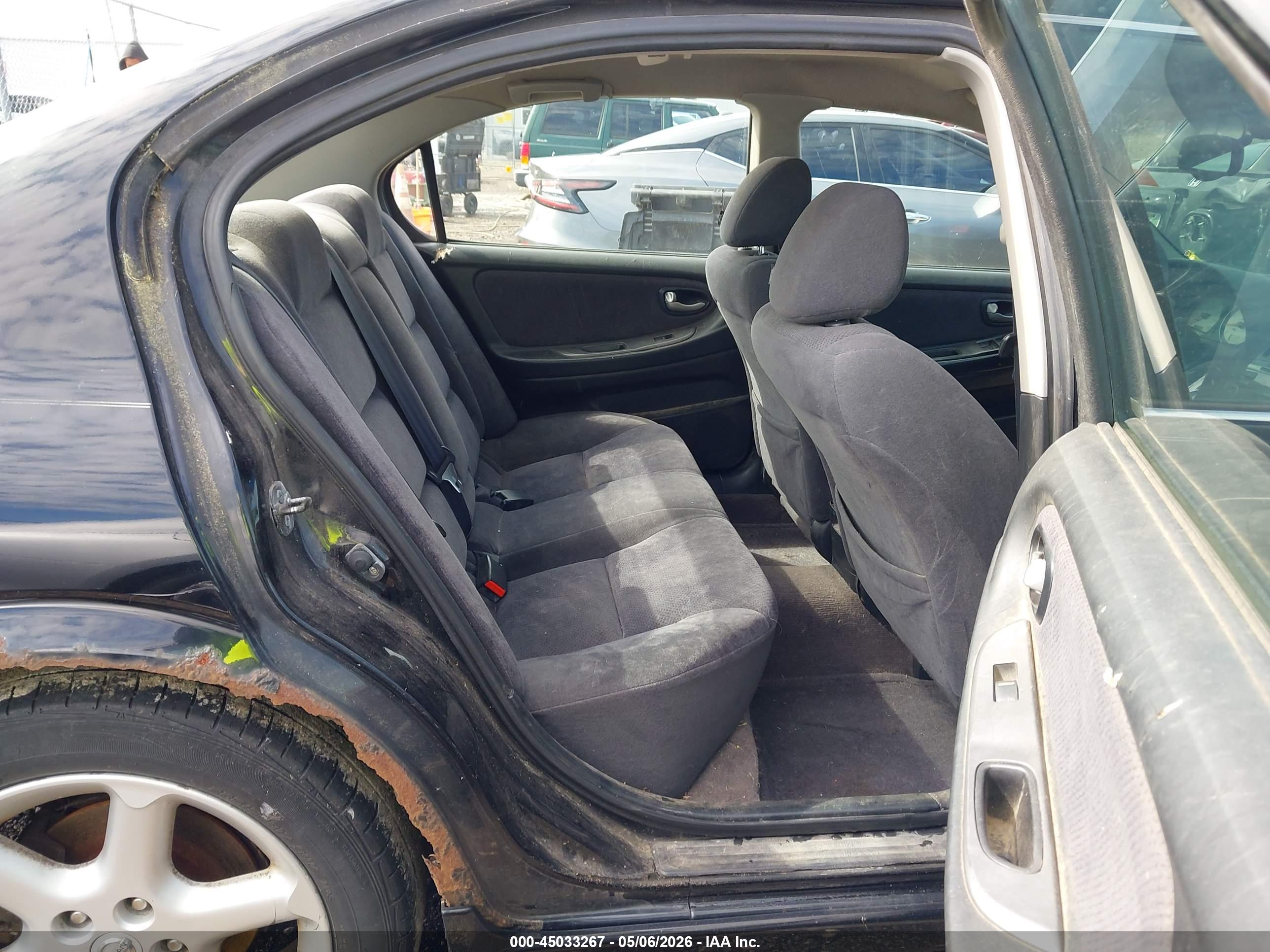 NISSAN MAXIMA image 8
