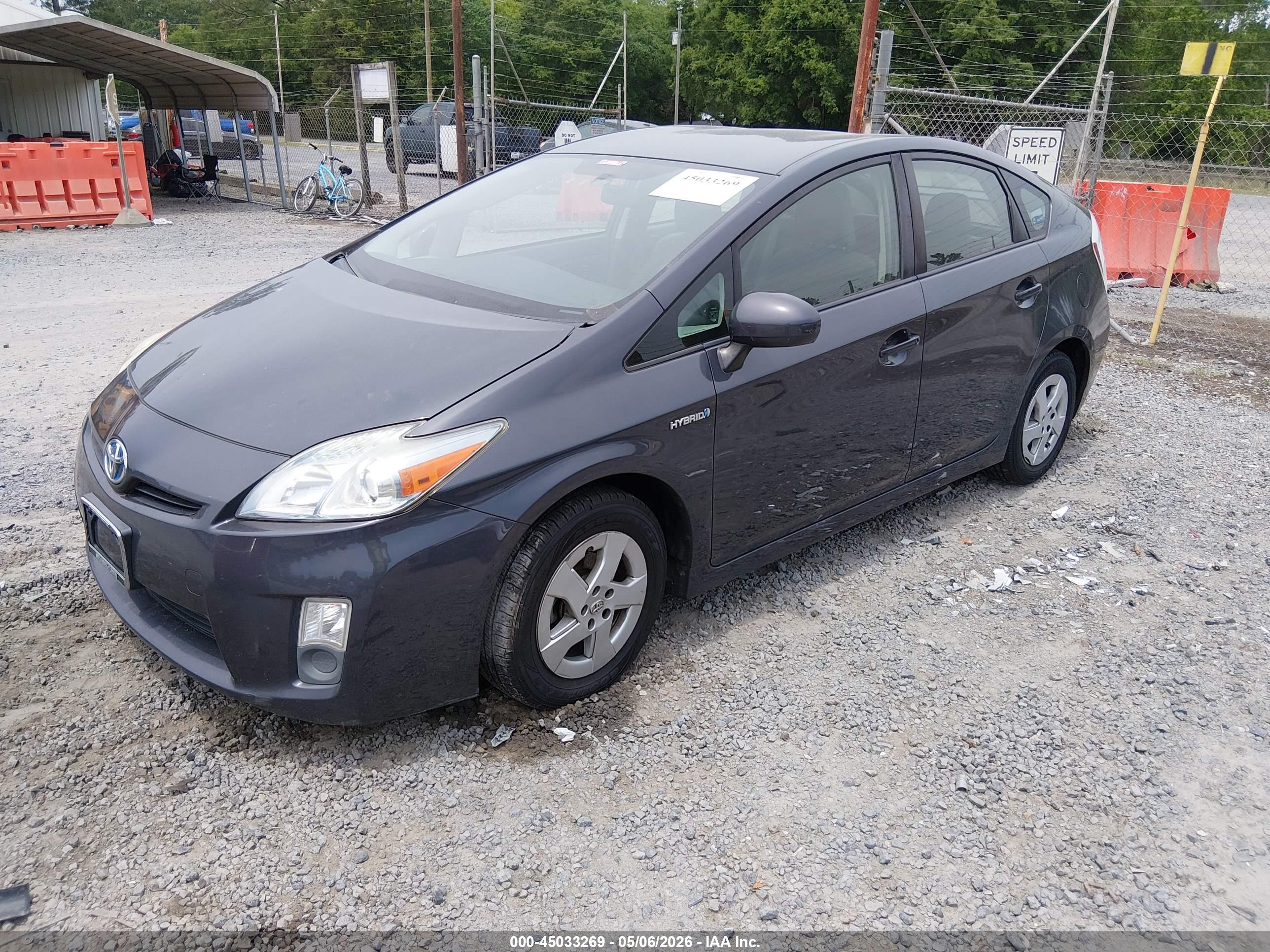 TOYOTA PRIUS image 2