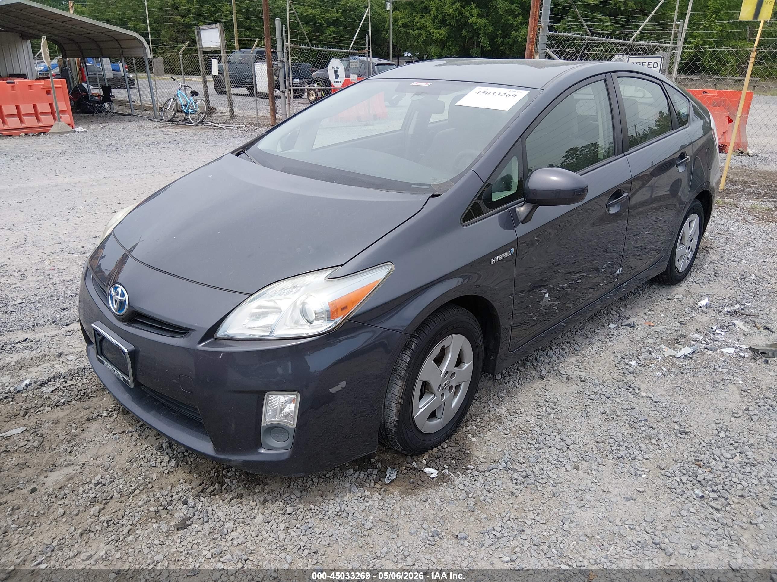 TOYOTA PRIUS image 6