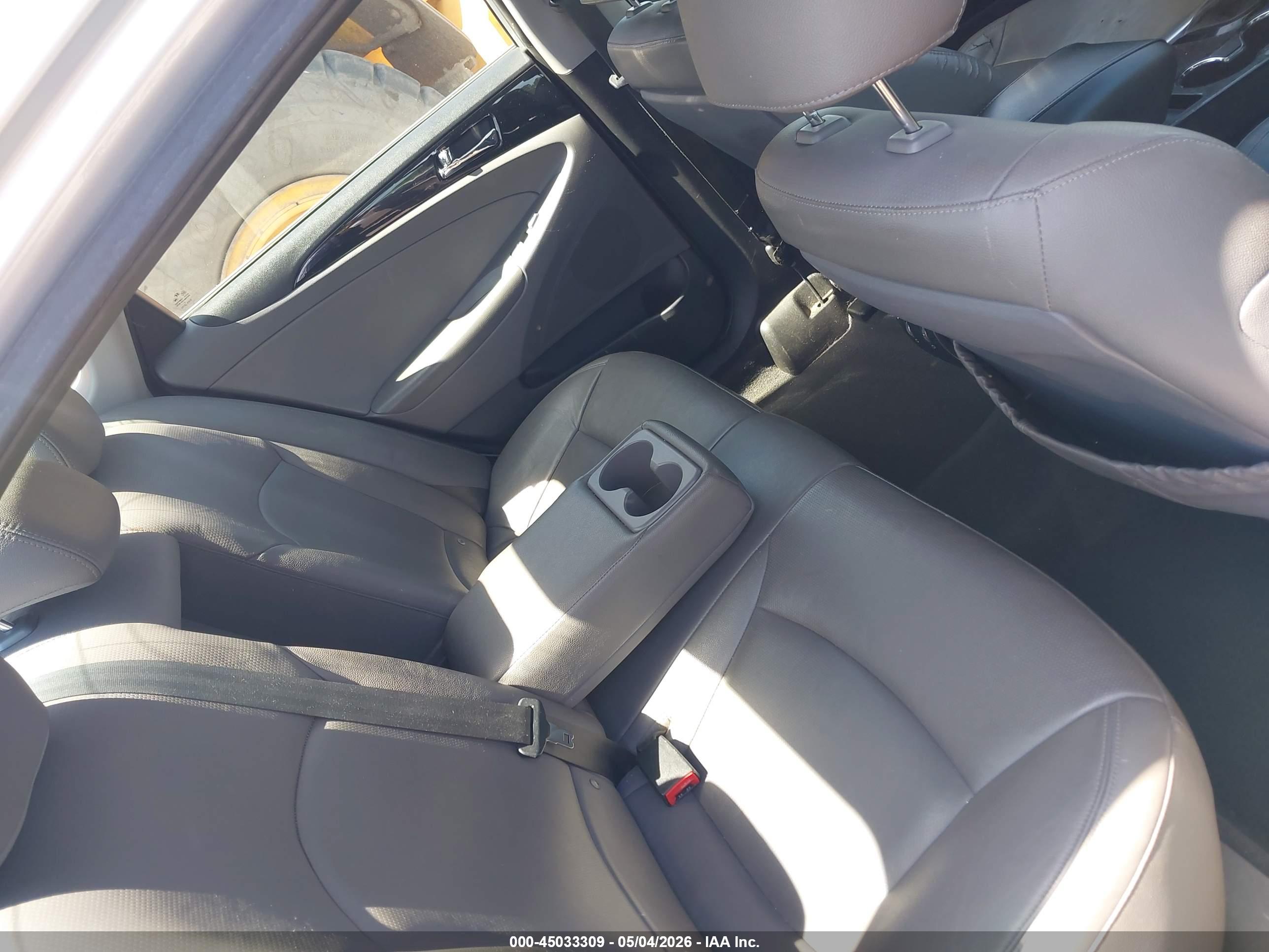 HYUNDAI SONATA image 8