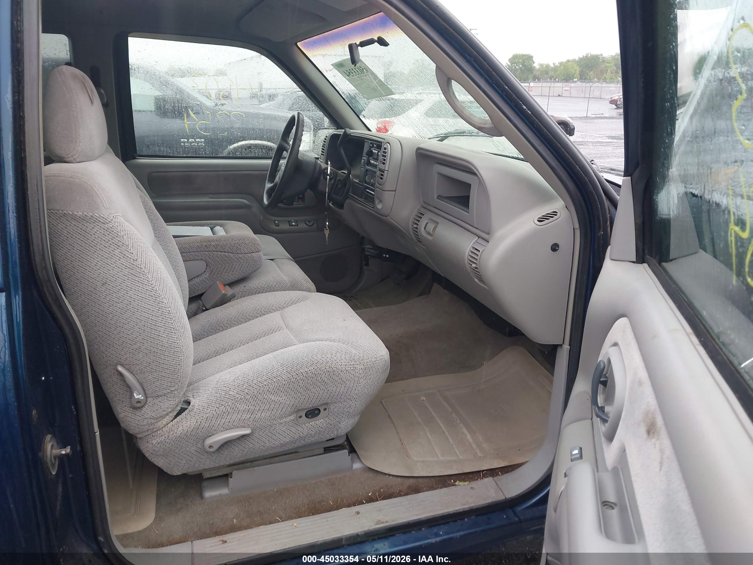 CHEVROLET C2500 image 5