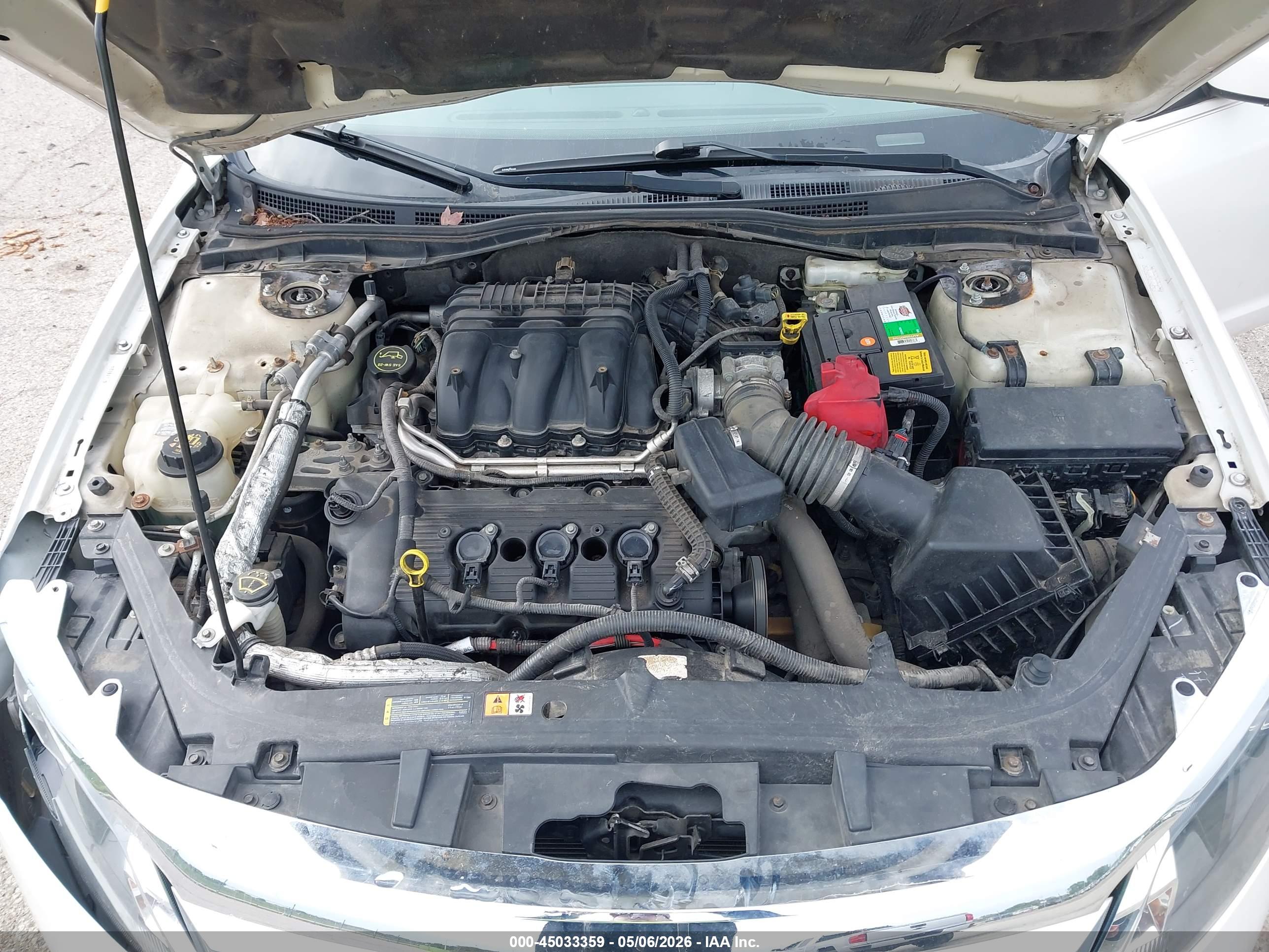 FORD FUSION image 10