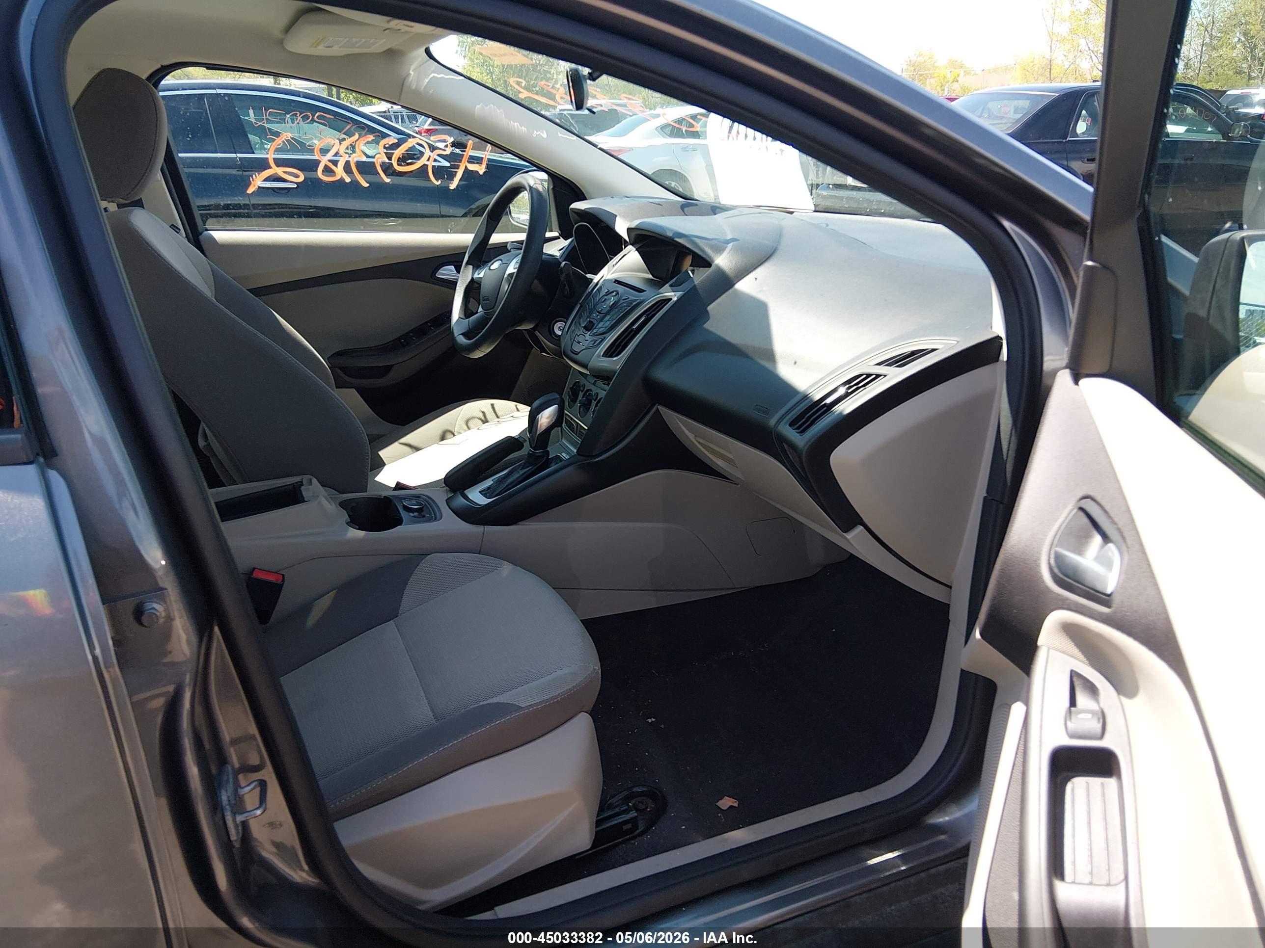FORD FOCUS image 5