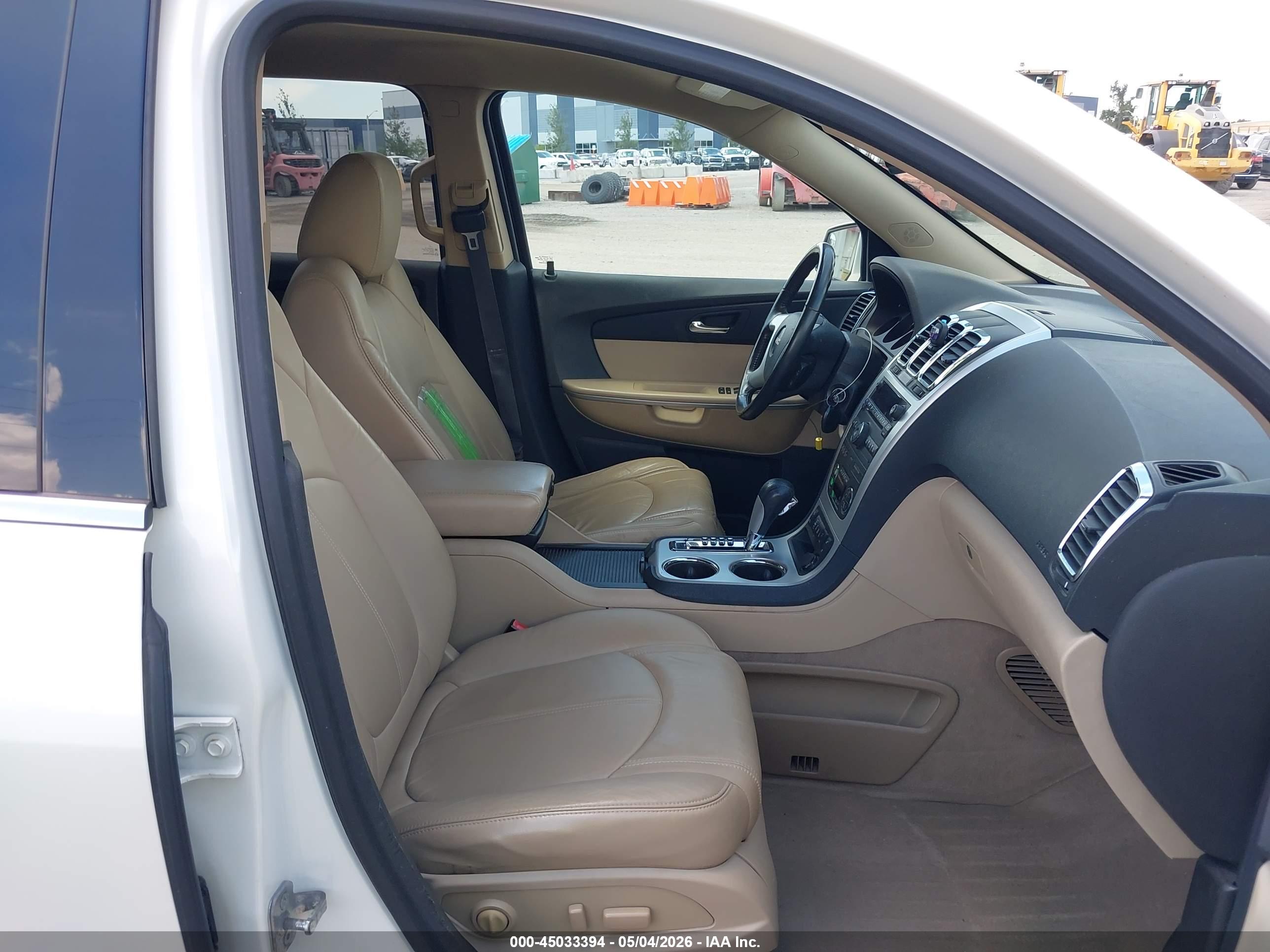 GMC ACADIA image 5